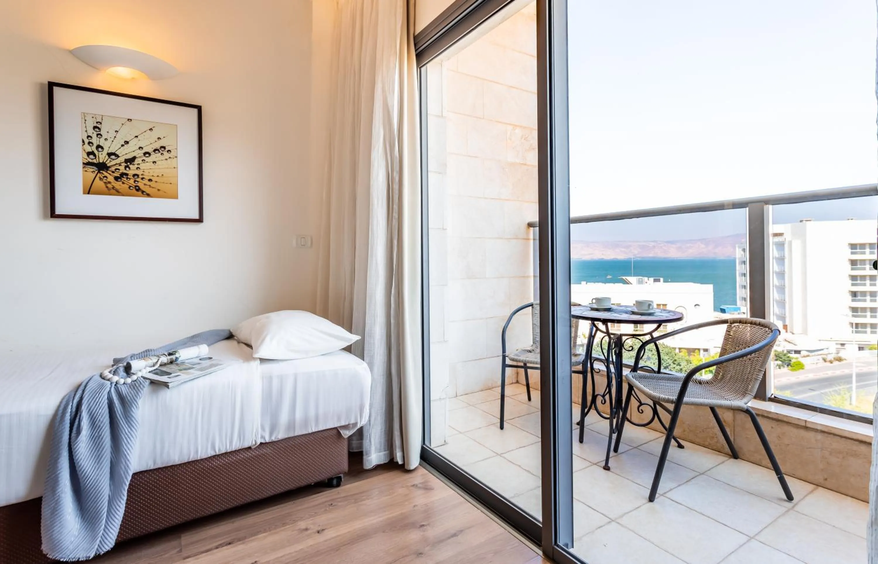 Bedroom, Bed in Emily's Hotel