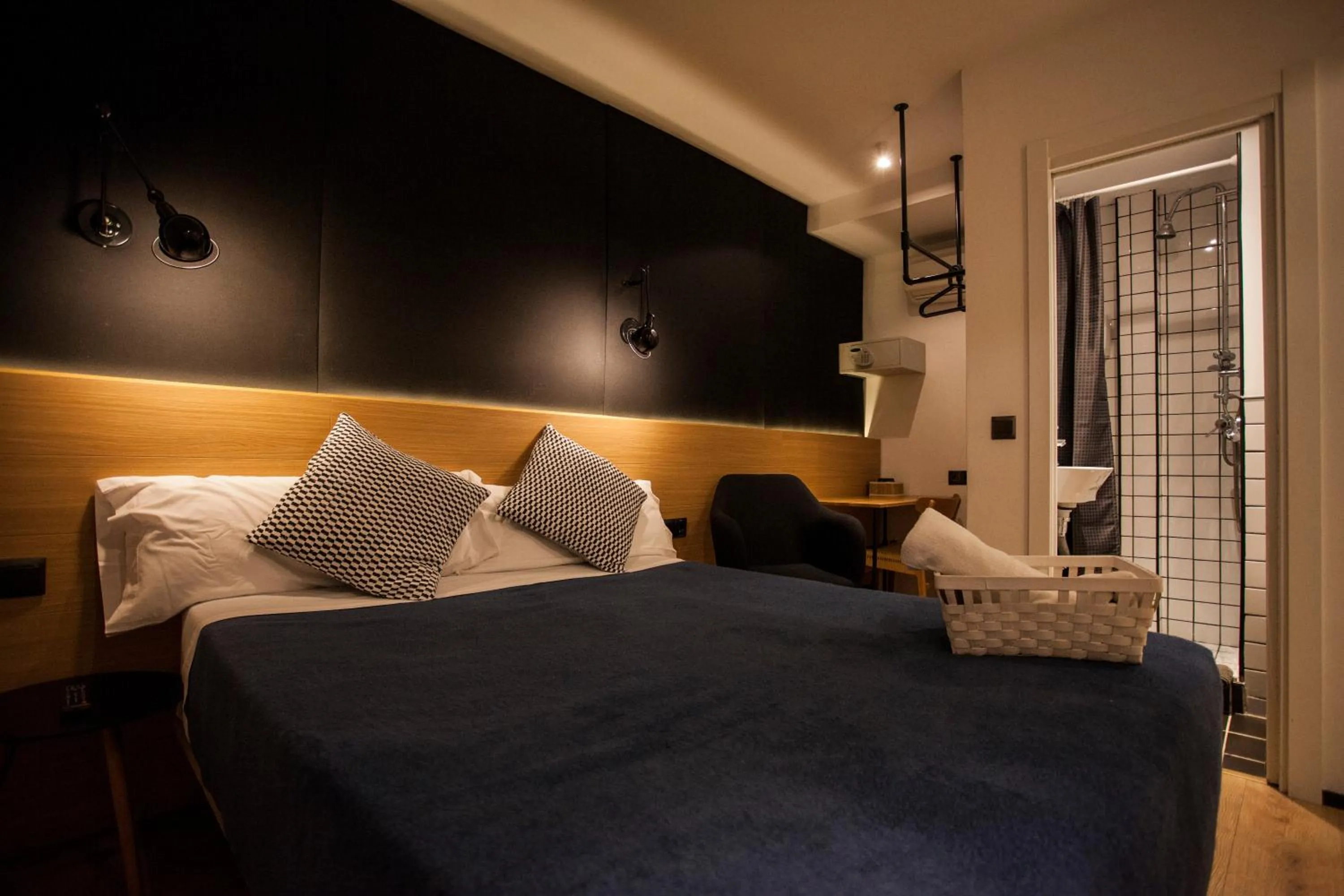 Standard Double Room with Private Bathroom in CC Malasaña