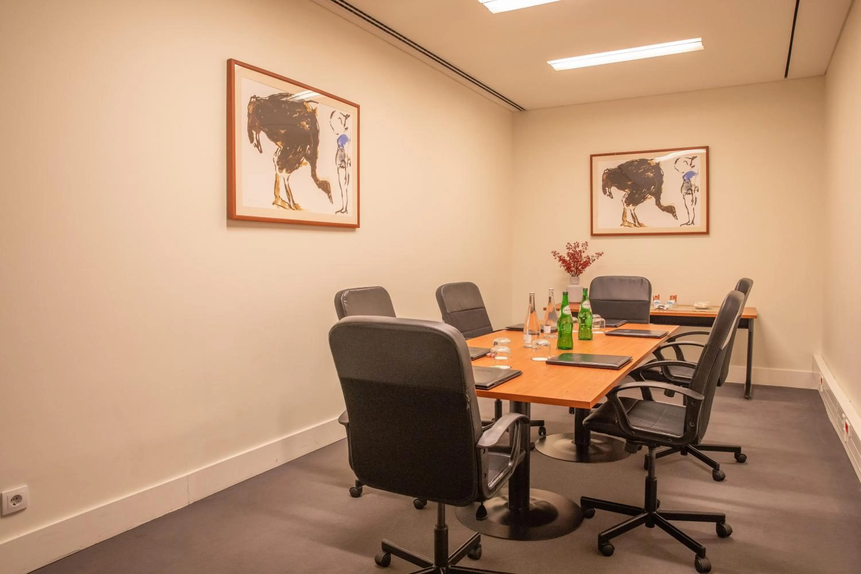 Meeting/conference room in VIP Executive Arts Hotel