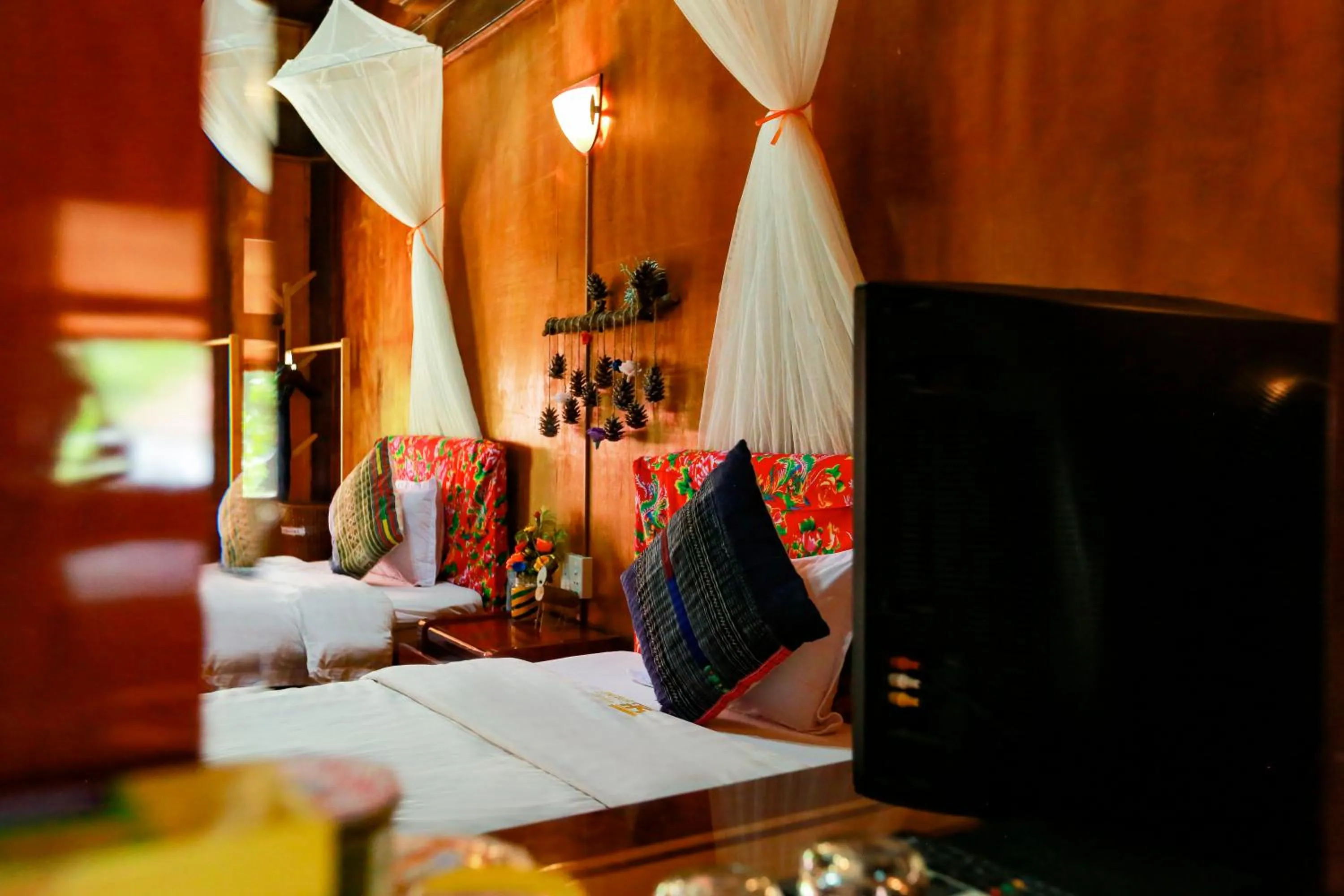 Bed in Cat Ba Eco Lodge