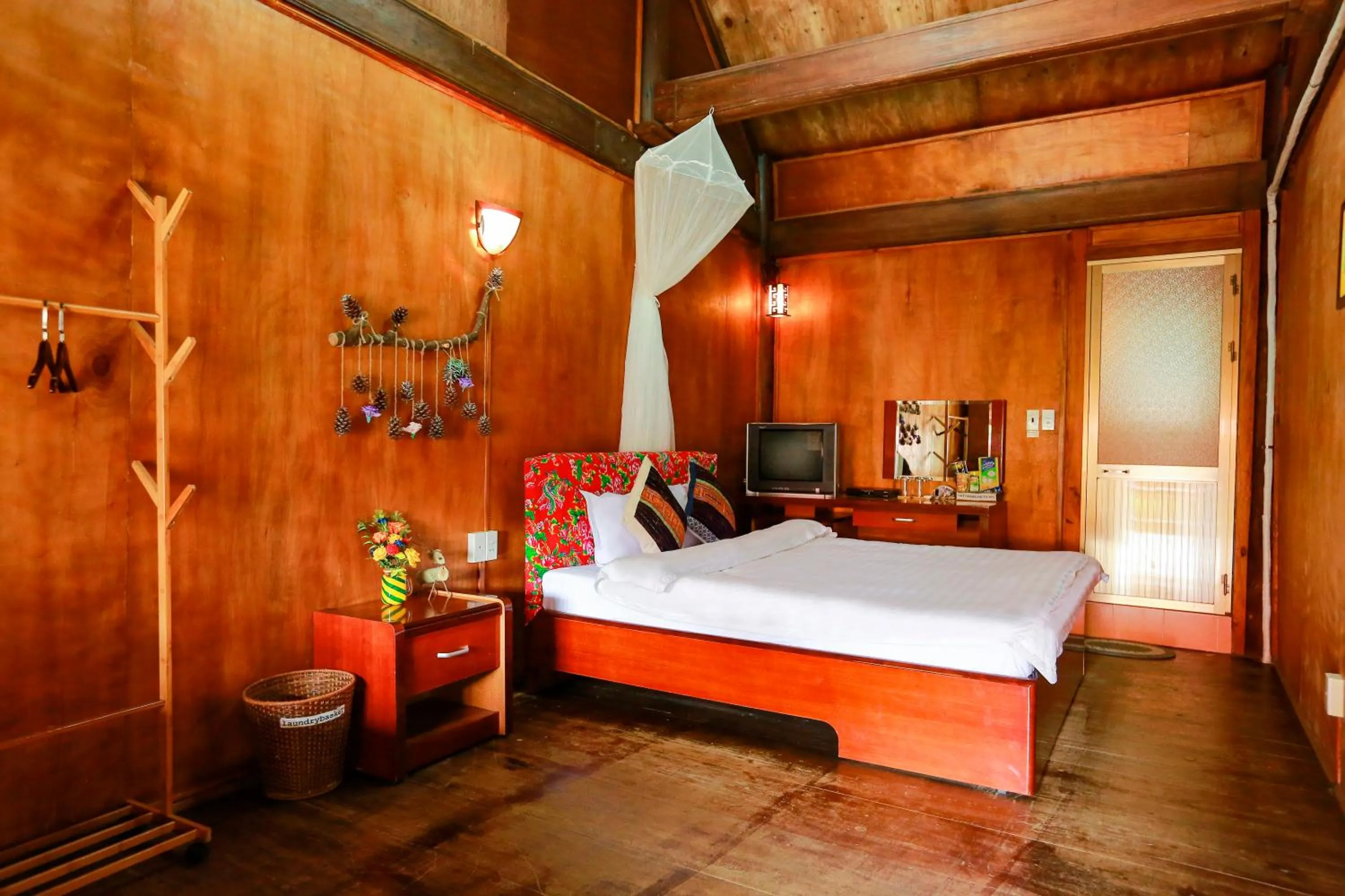 Bed in Cat Ba Eco Lodge