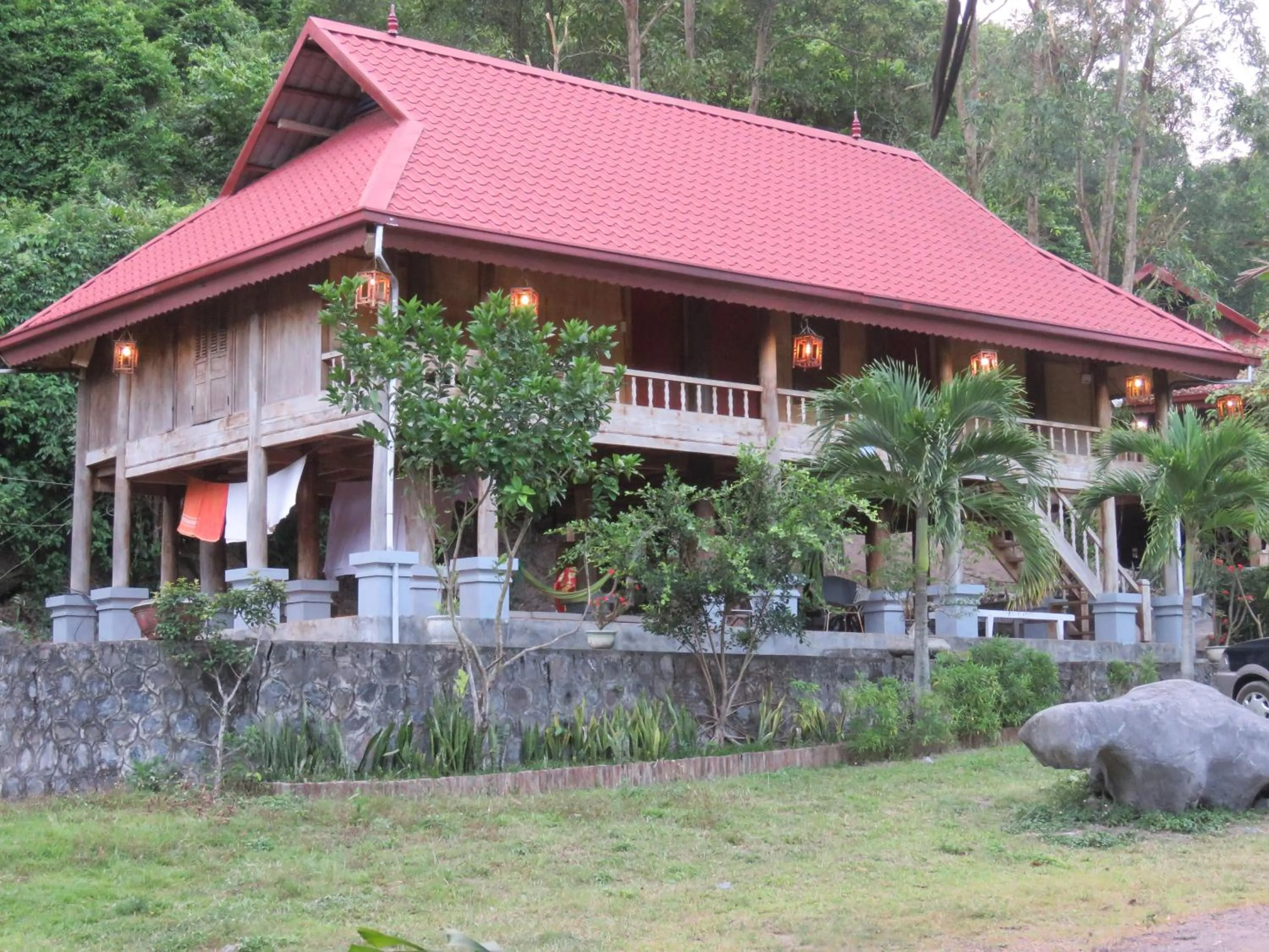 Cat Ba Eco Lodge