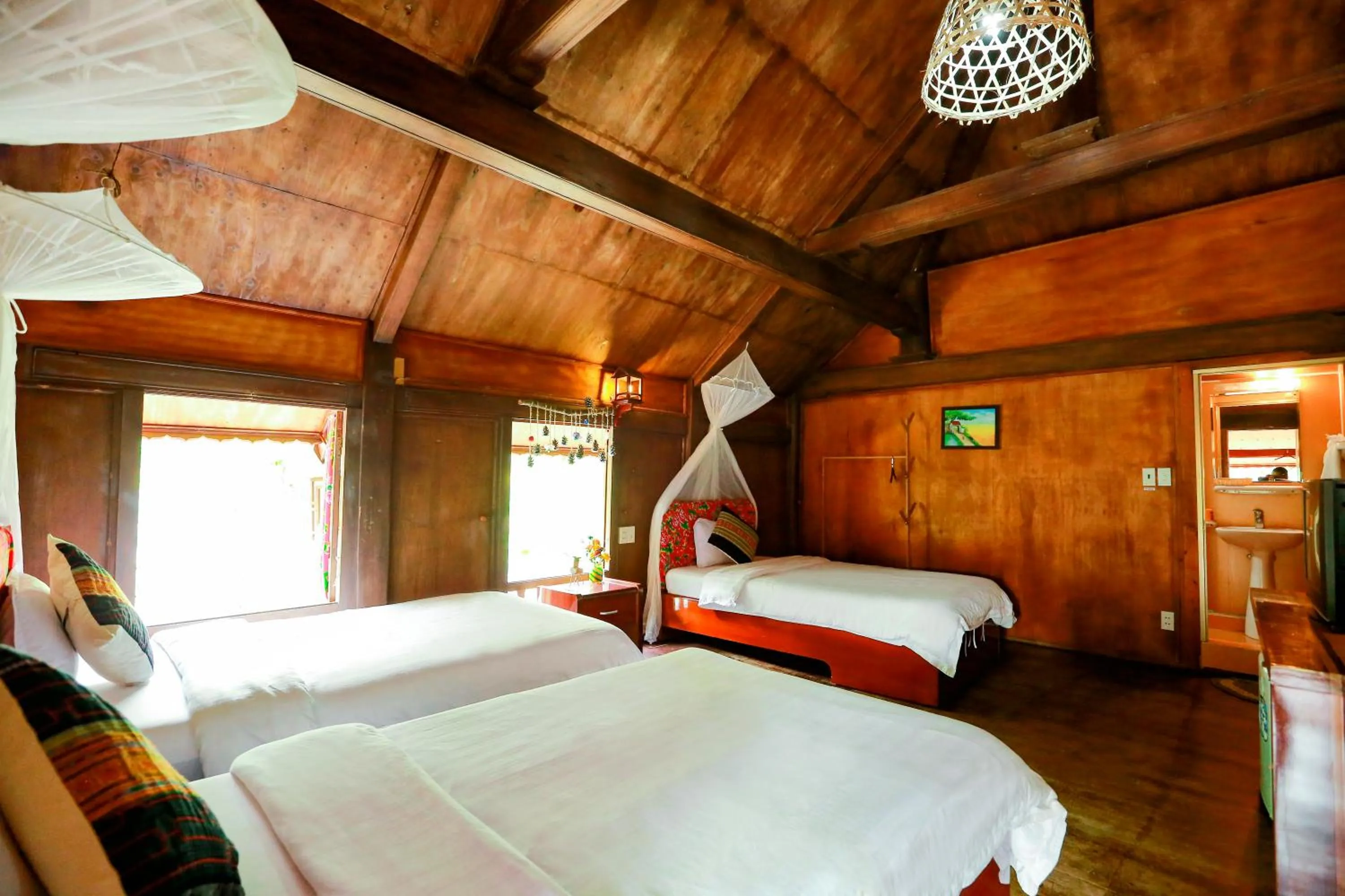 Bed in Cat Ba Eco Lodge