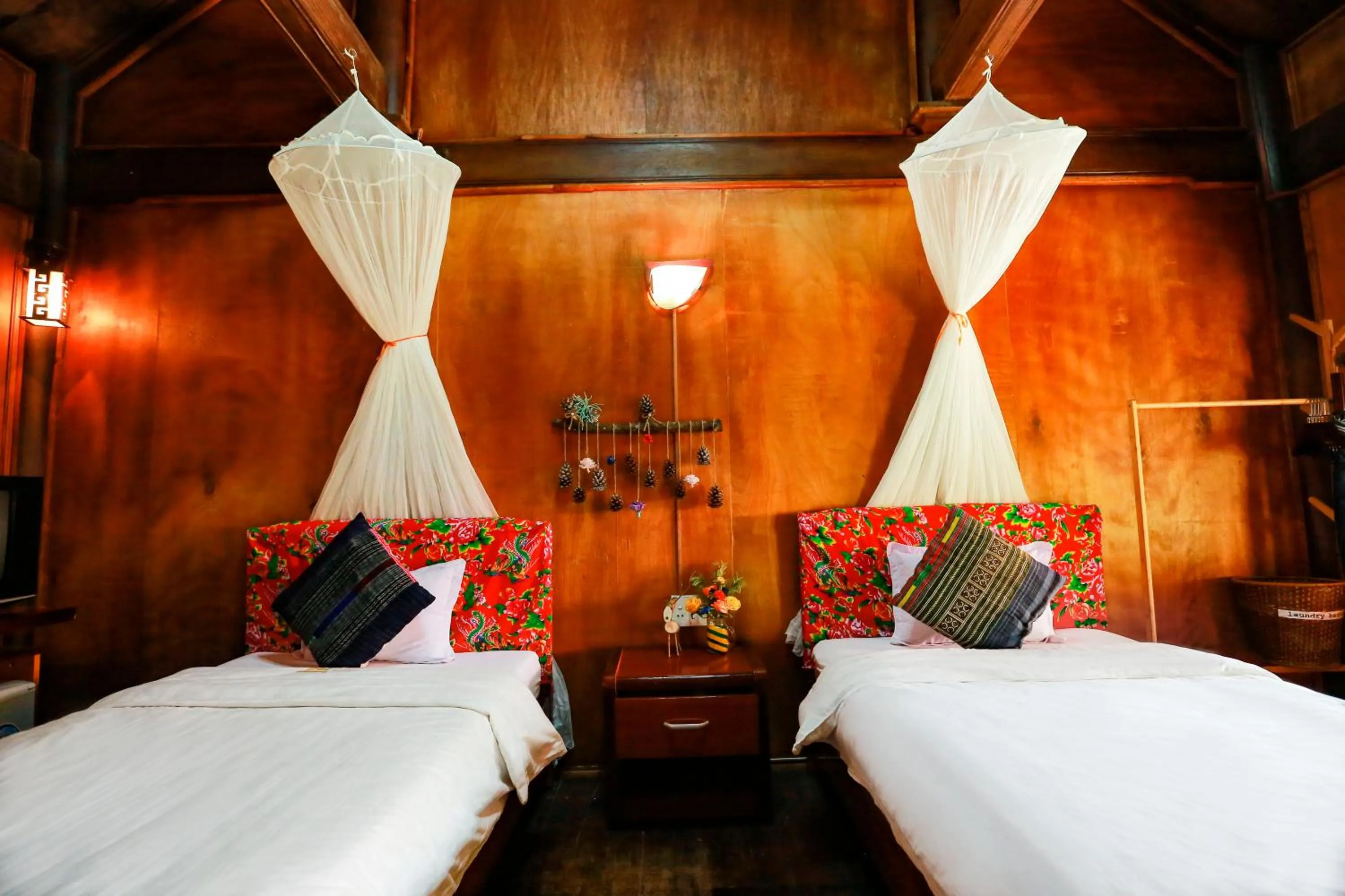 Bed in Cat Ba Eco Lodge