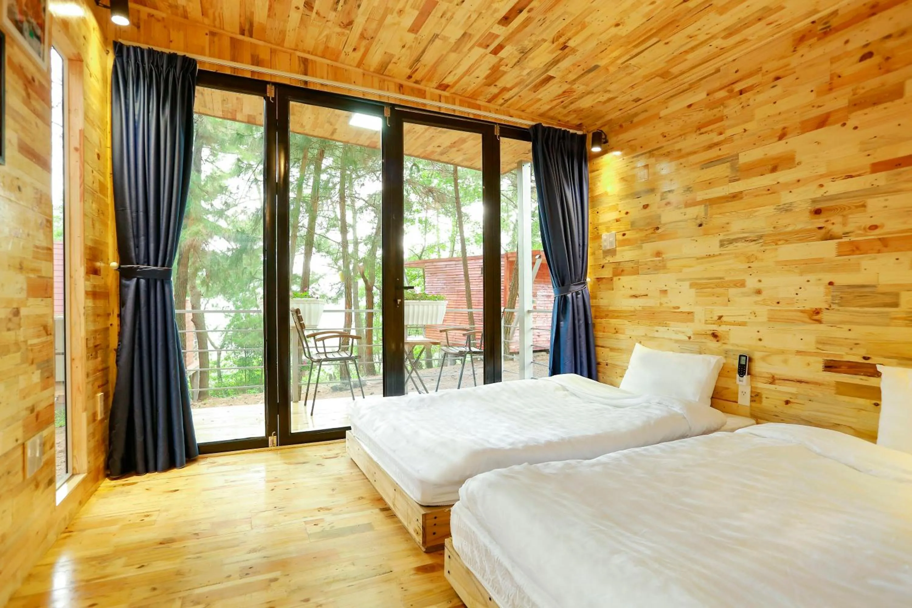Bed in Cat Ba Eco Lodge