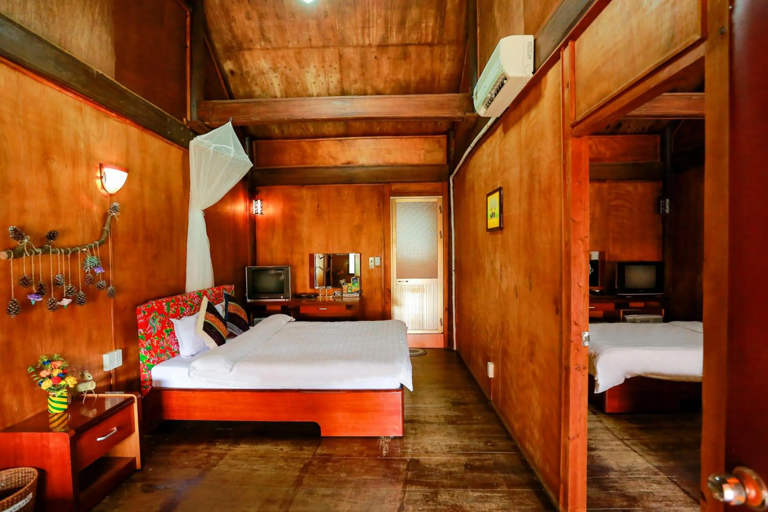 Bed in Cat Ba Eco Lodge