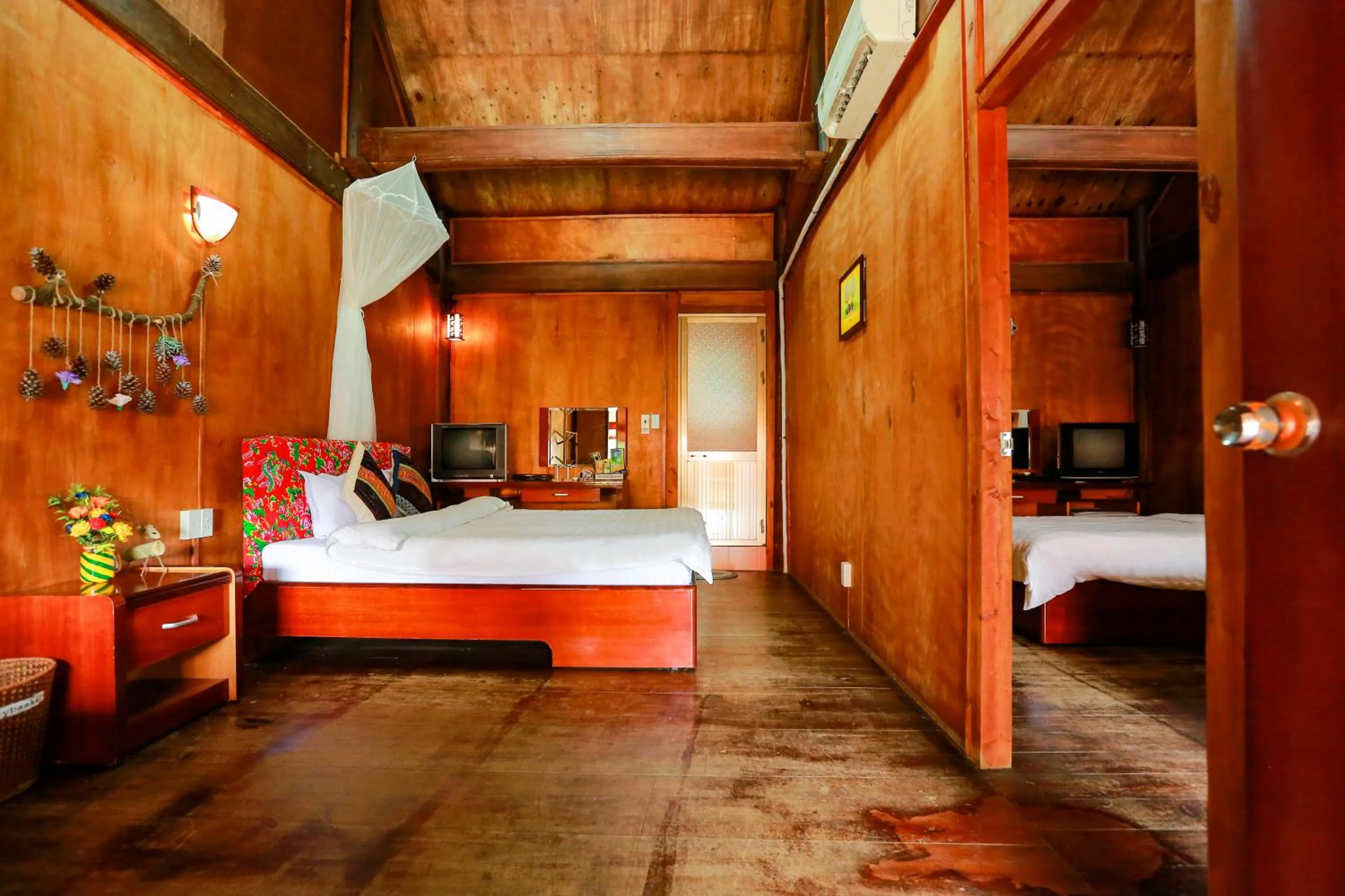 Bed in Cat Ba Eco Lodge