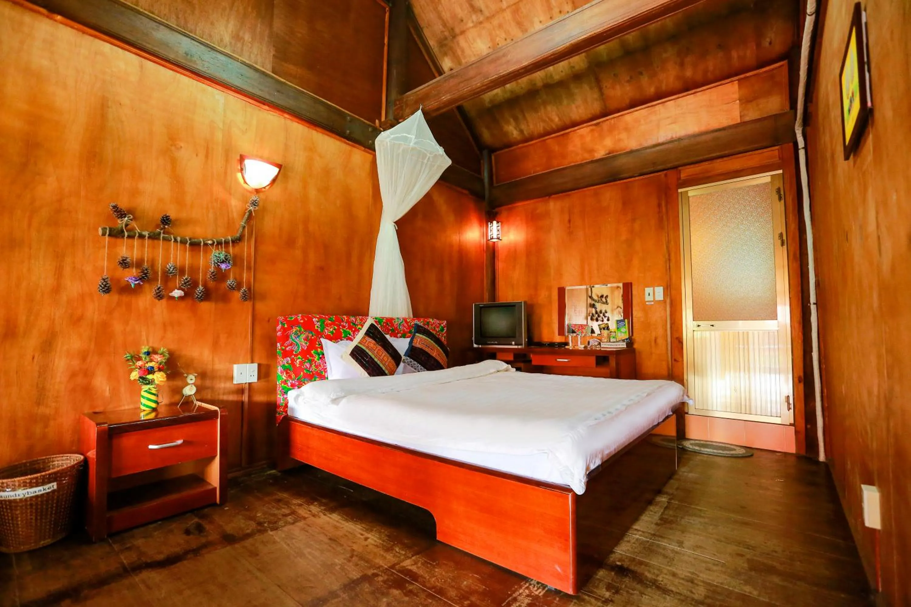 Bed in Cat Ba Eco Lodge