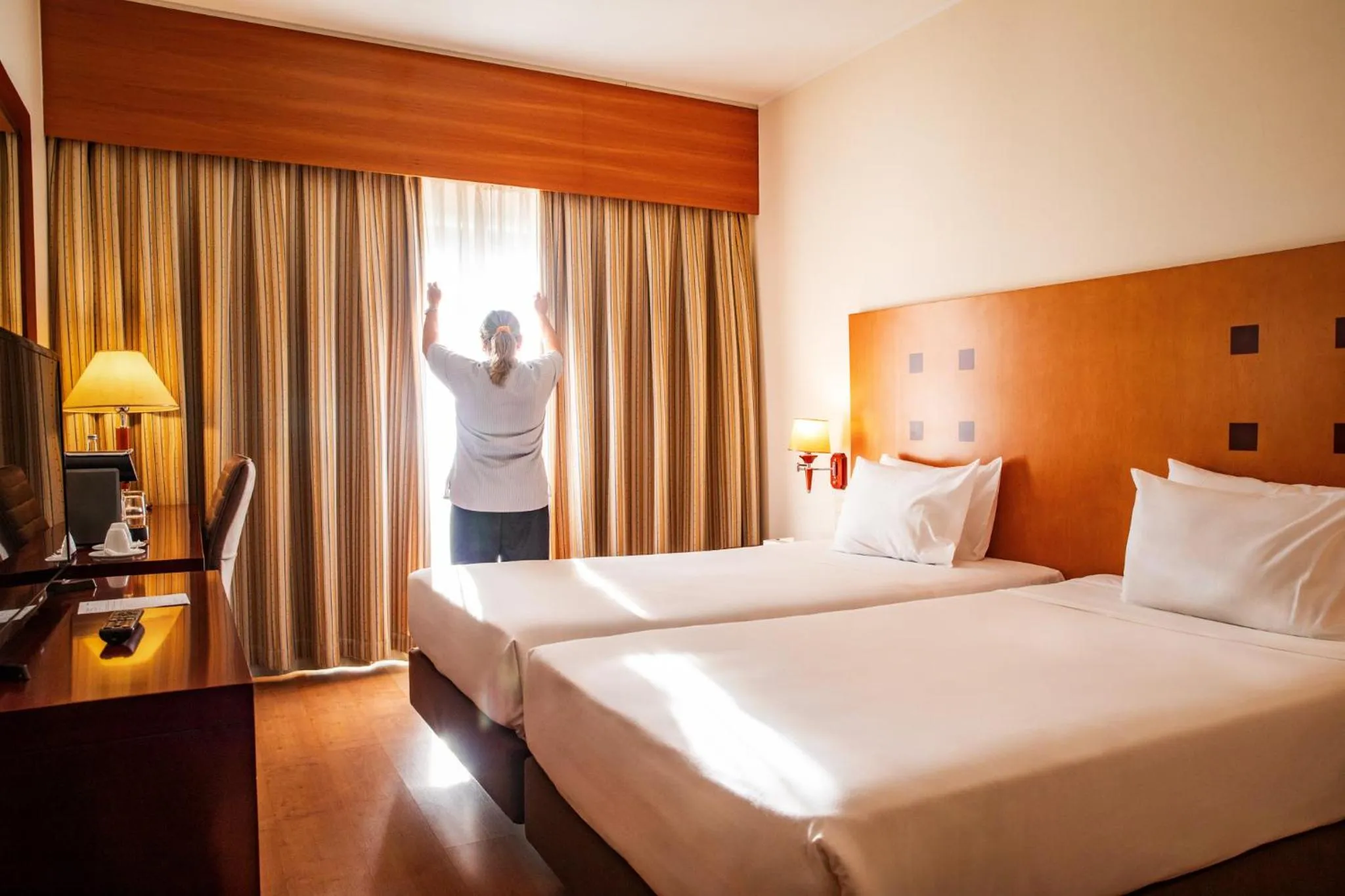 Bed in VIP Executive Santa Iria Hotel