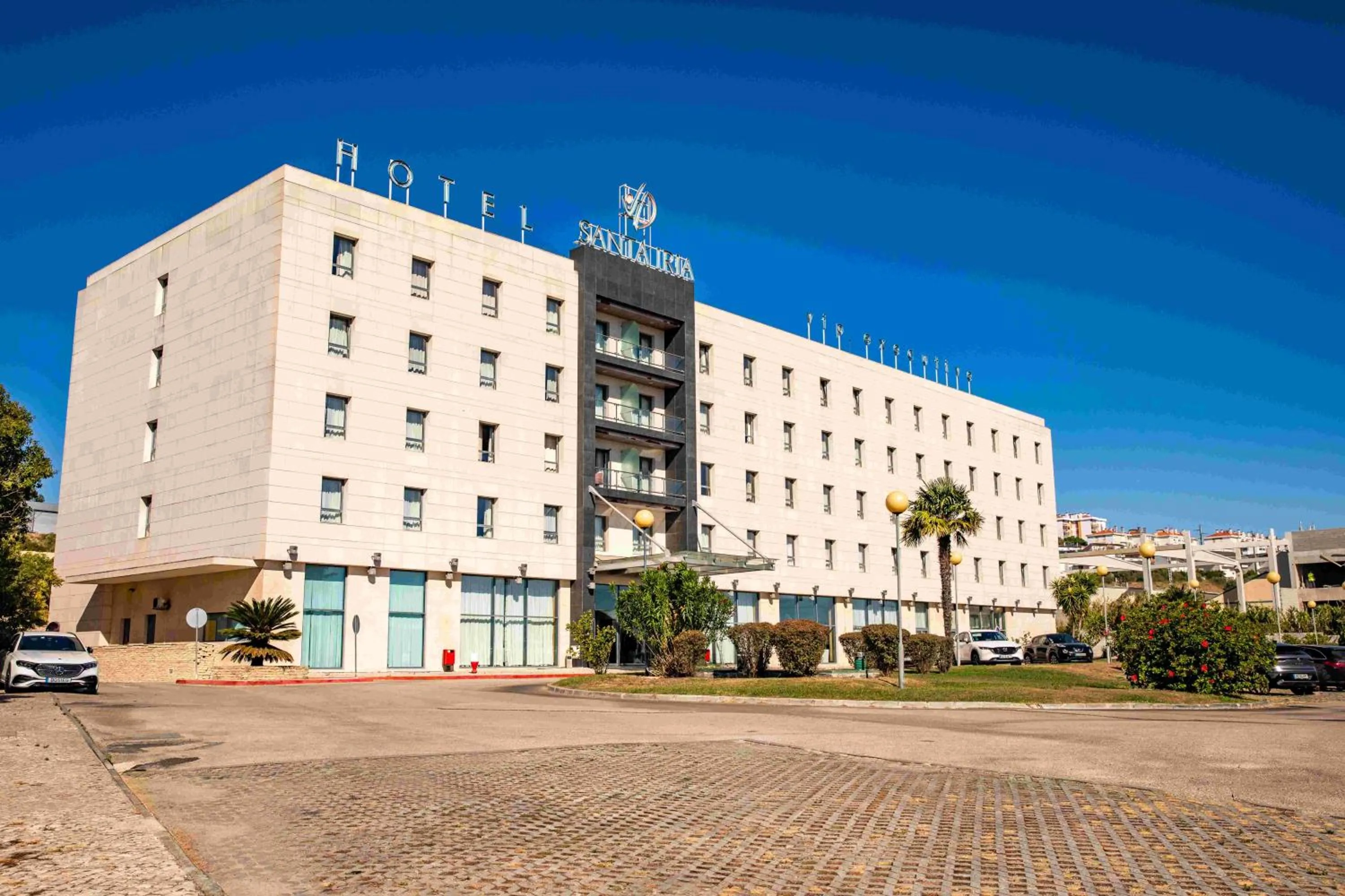 Property building in VIP Executive Santa Iria Hotel