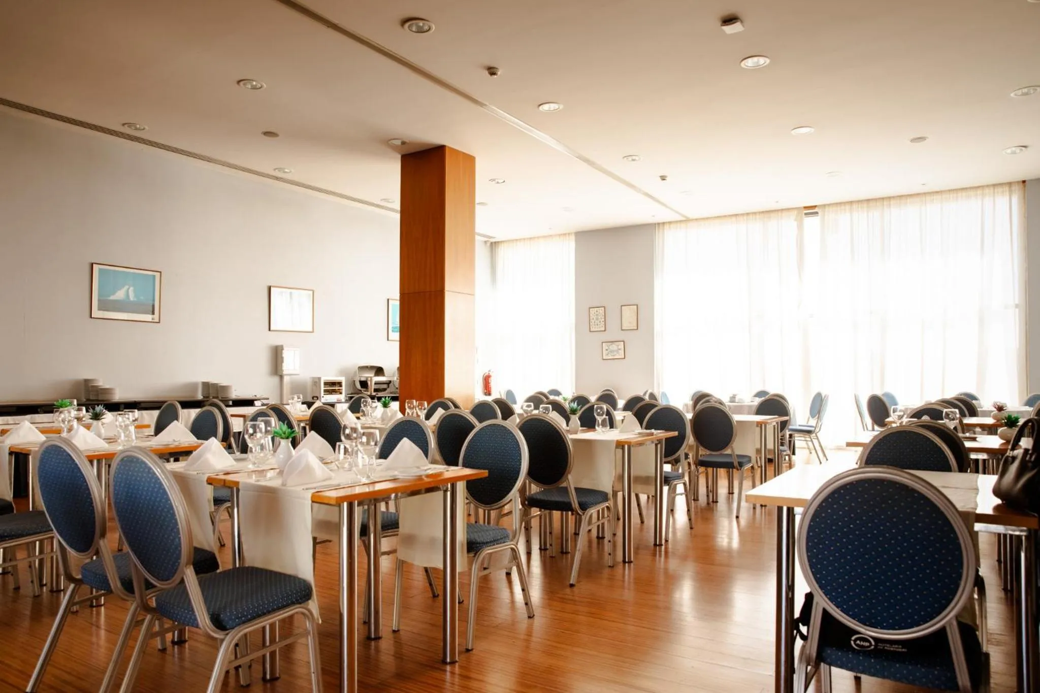 Restaurant/places to eat in VIP Executive Santa Iria Hotel