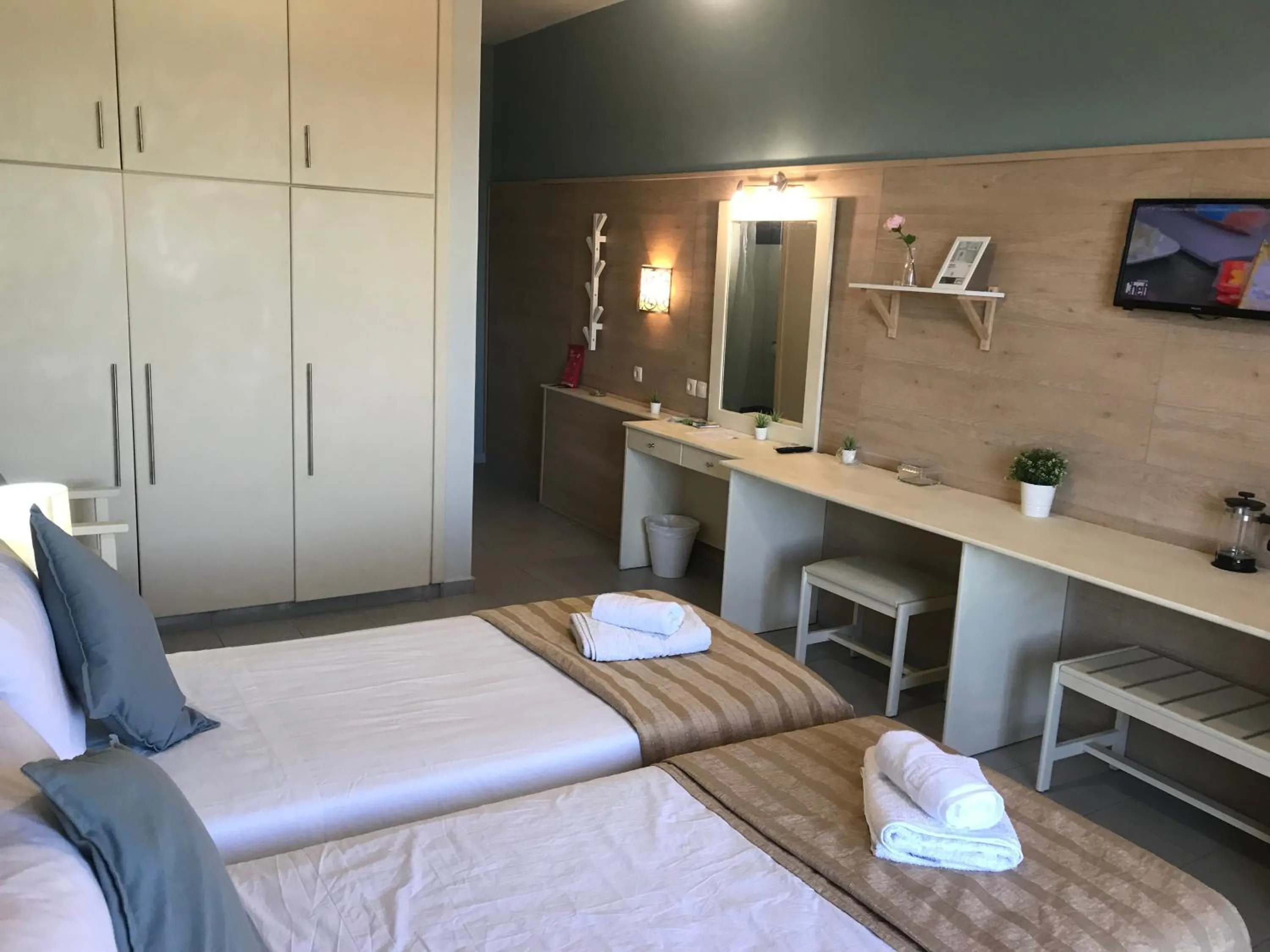 Bedroom, Bed in Bayside Hotel Katsaras