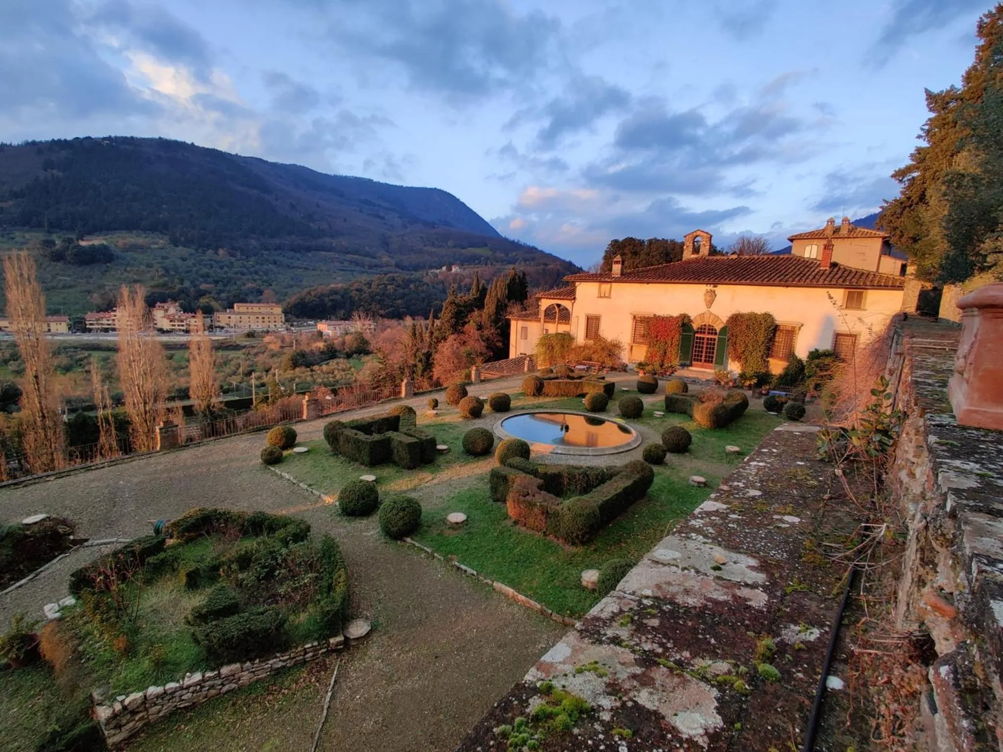 Property building in Villa Rucellai