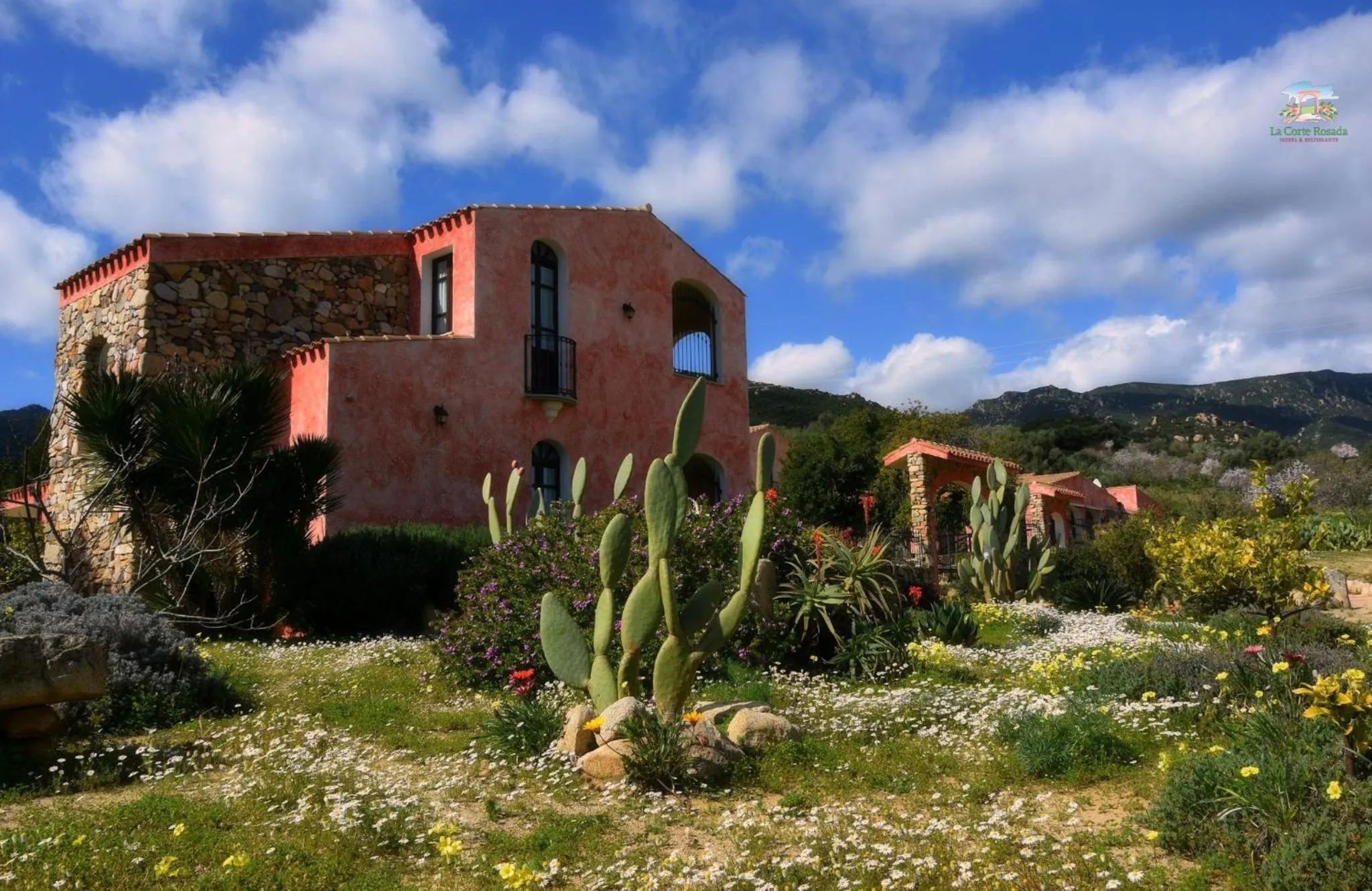 Property building in Hotel La Corte Rosada