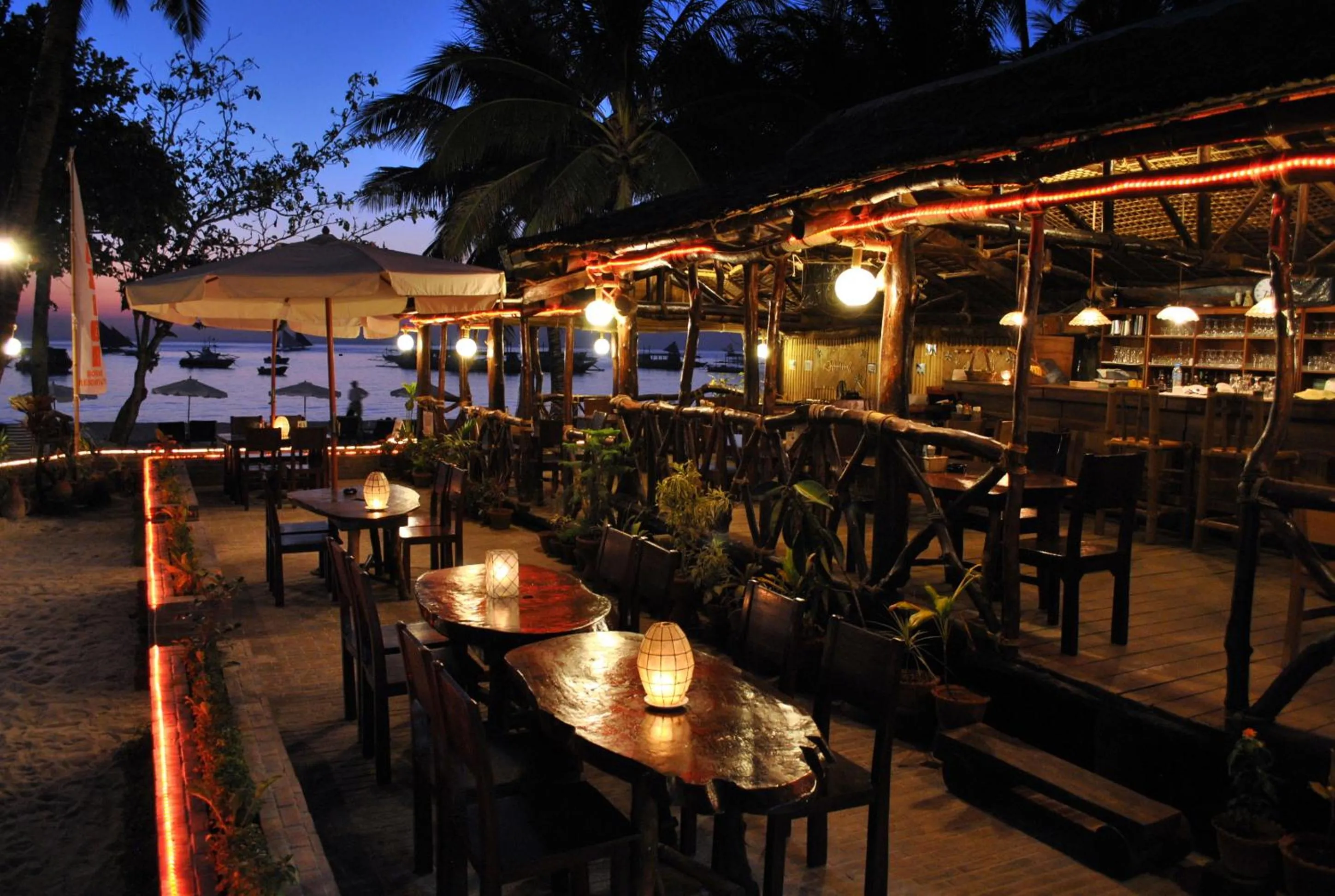 Restaurant/places to eat in Surfside Boracay Resort