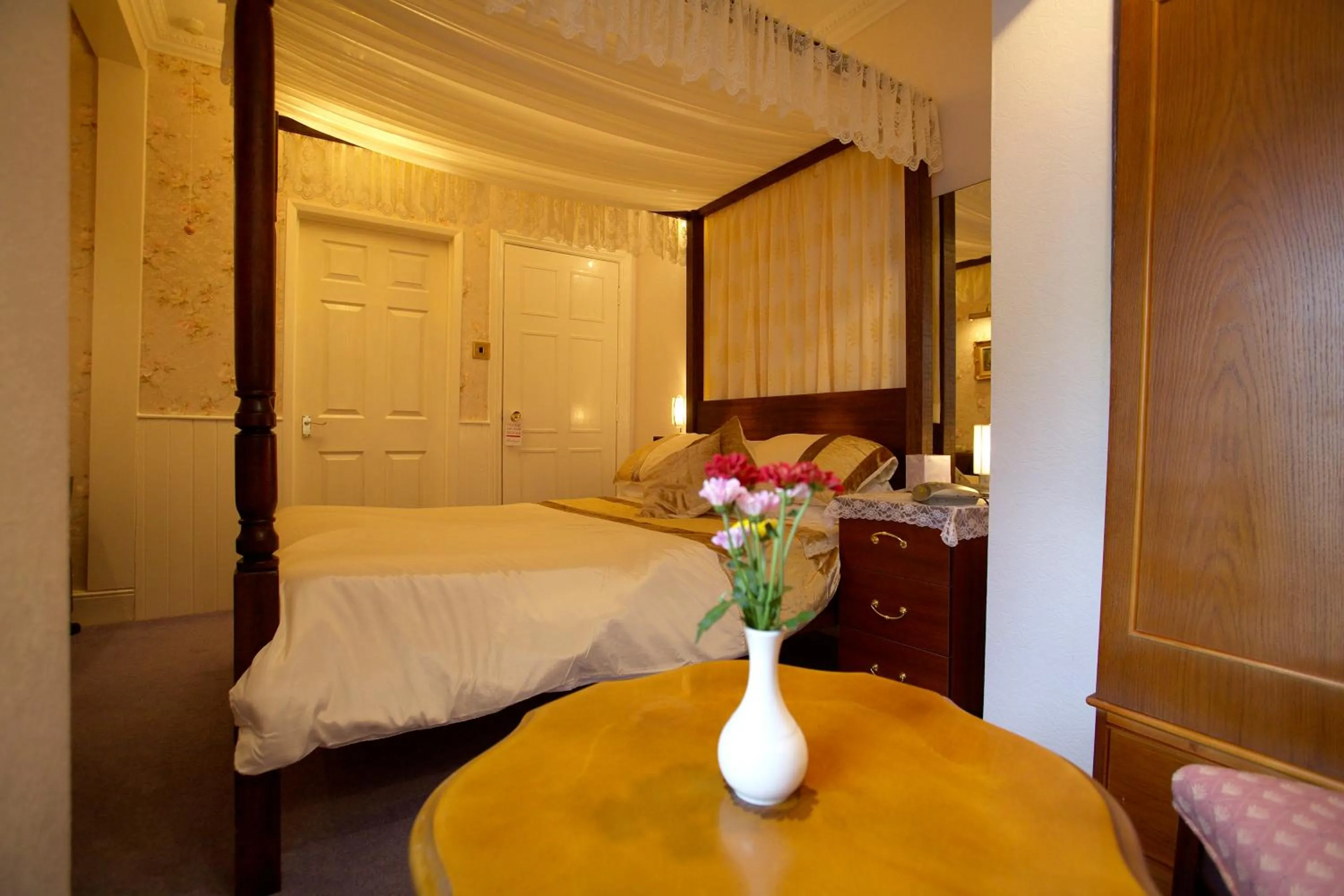 Bed in Moonraker House