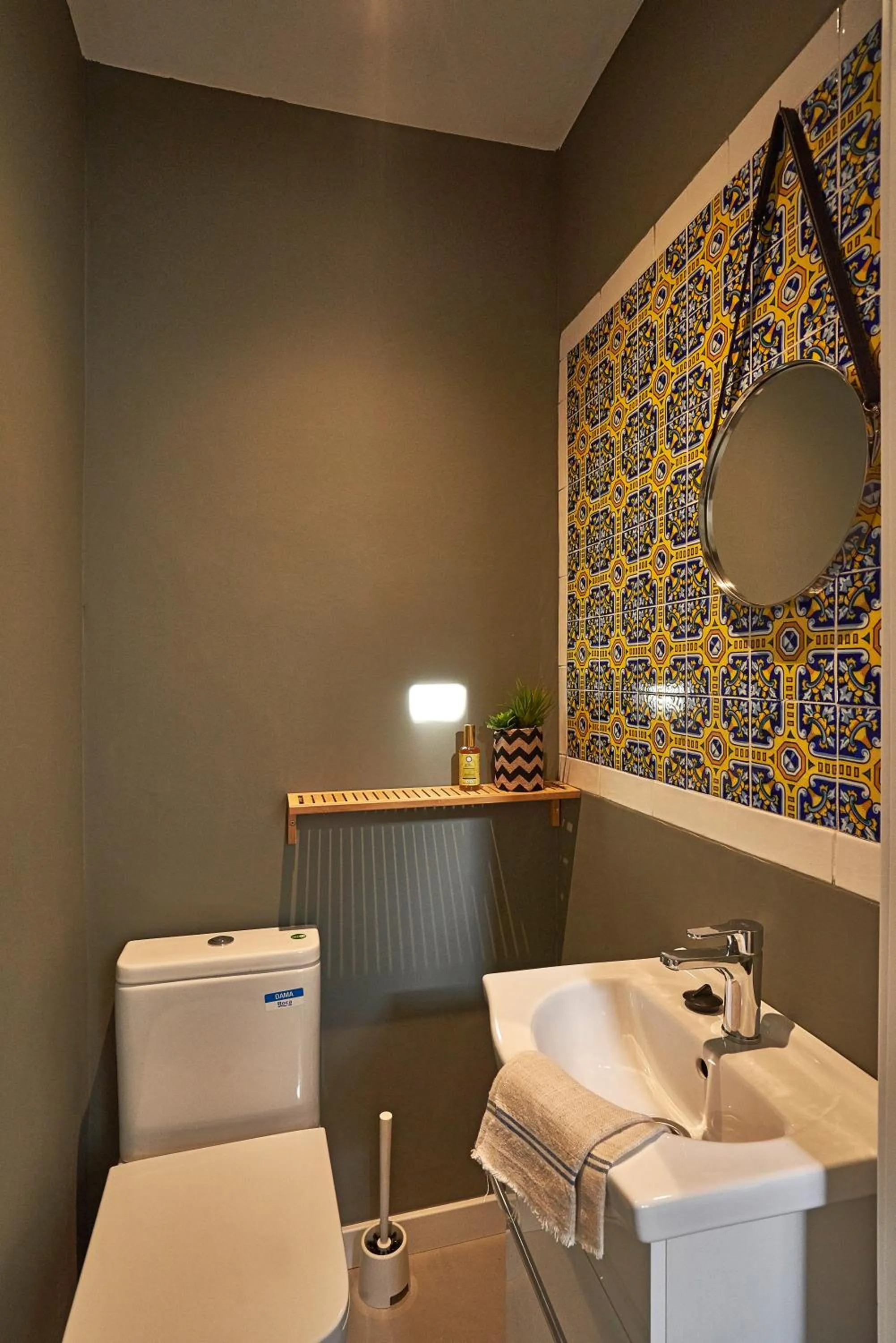 Bathroom in AinB Eixample-Miro Apartments