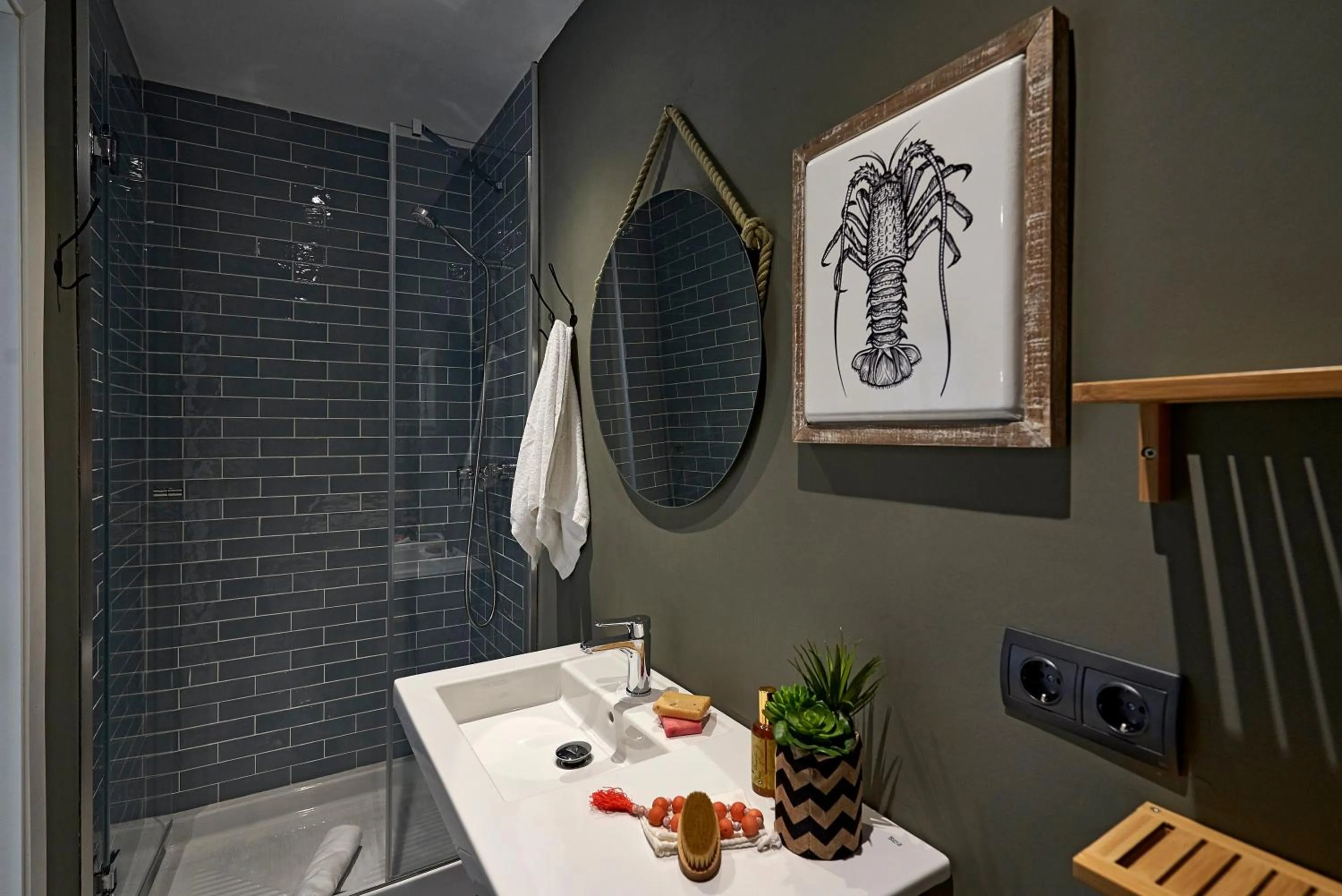 AinB Eixample-Miro Apartments