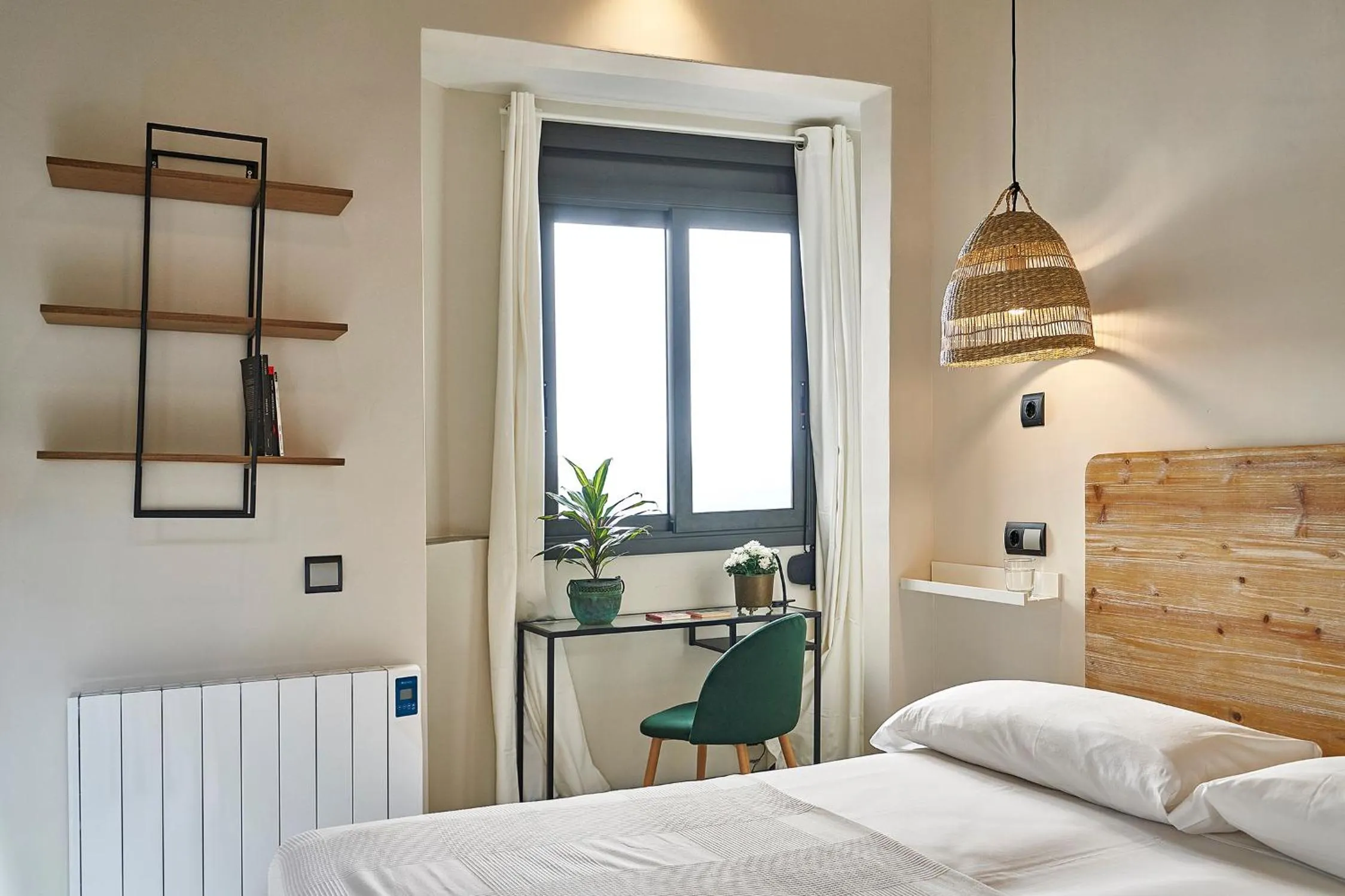 Bedroom, Bed in AinB Eixample-Miro Apartments