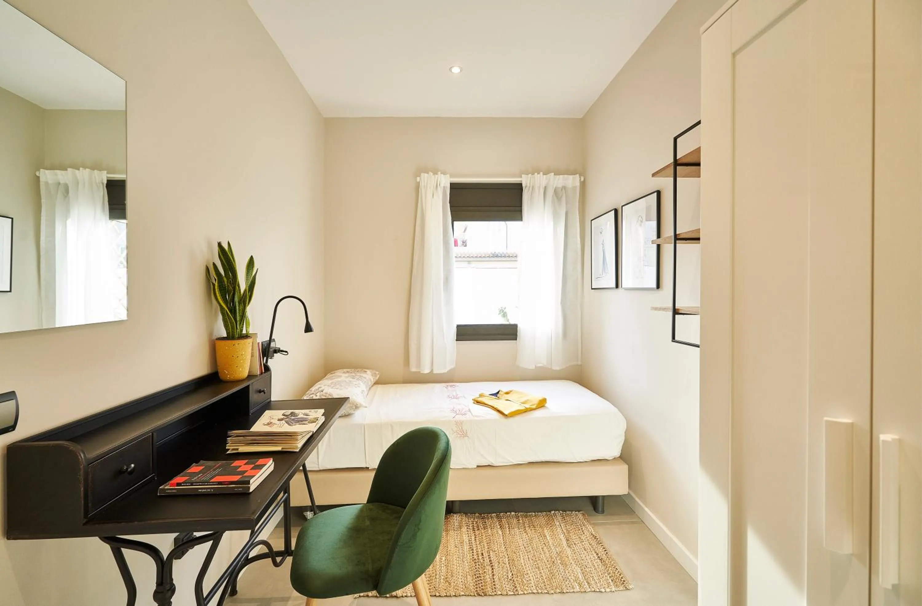 Bedroom, Bed in AinB Eixample-Miro Apartments