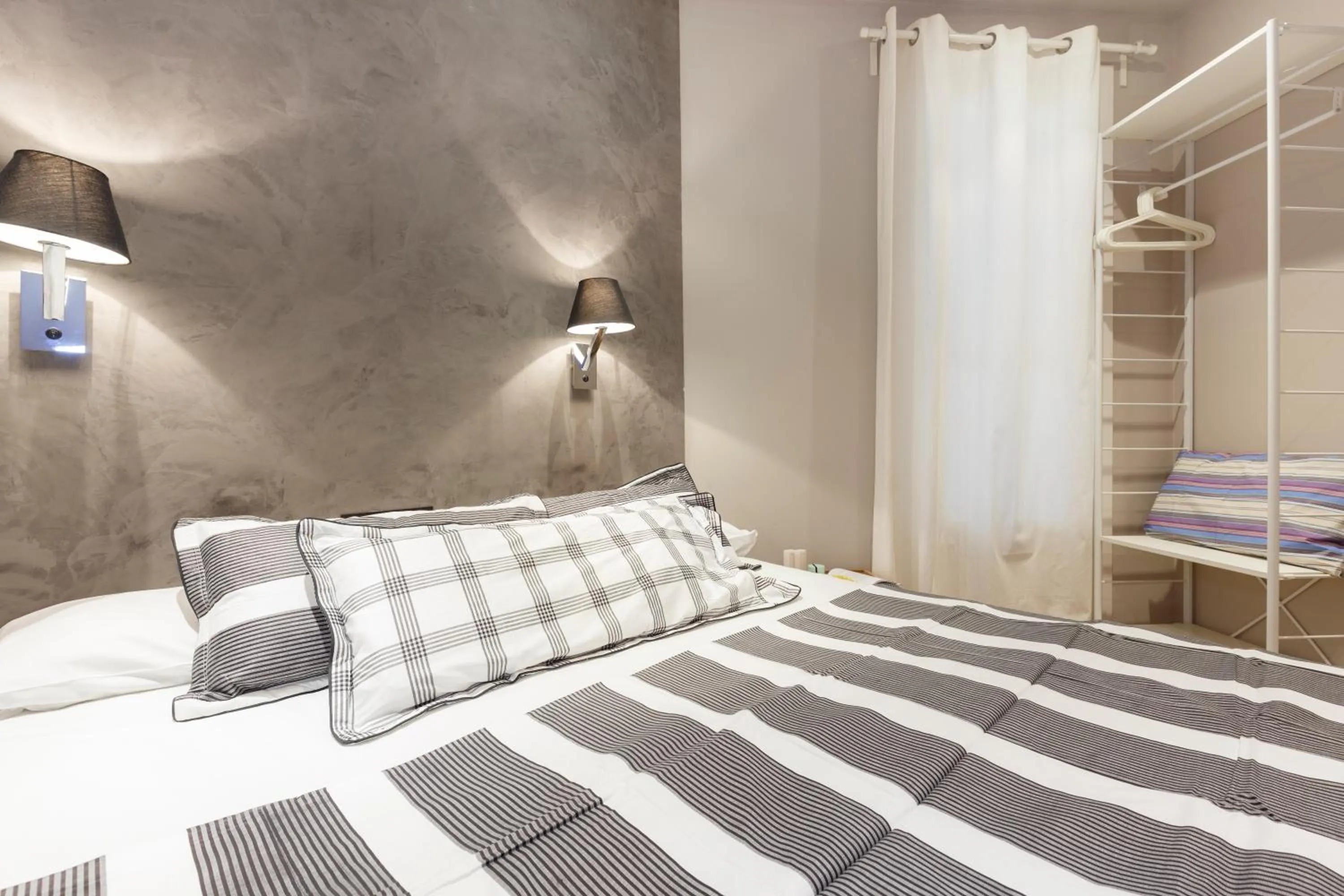 Bed in AinB Eixample-Miro Apartments