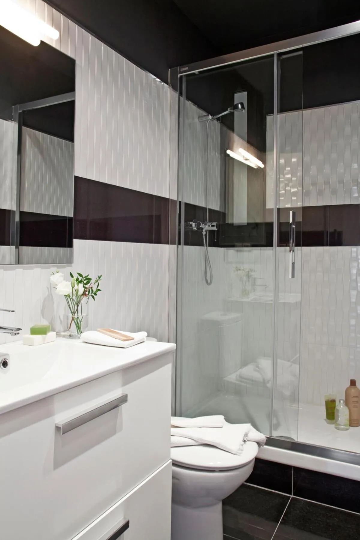 Bathroom in AinB Eixample-Miro Apartments