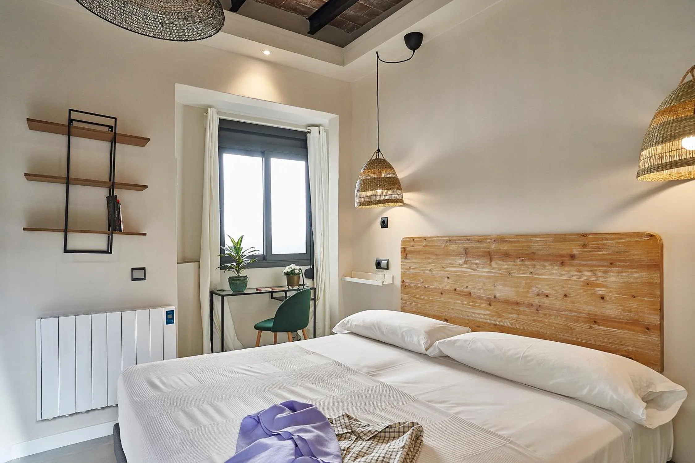 Bedroom, Bed in AinB Eixample-Miro Apartments