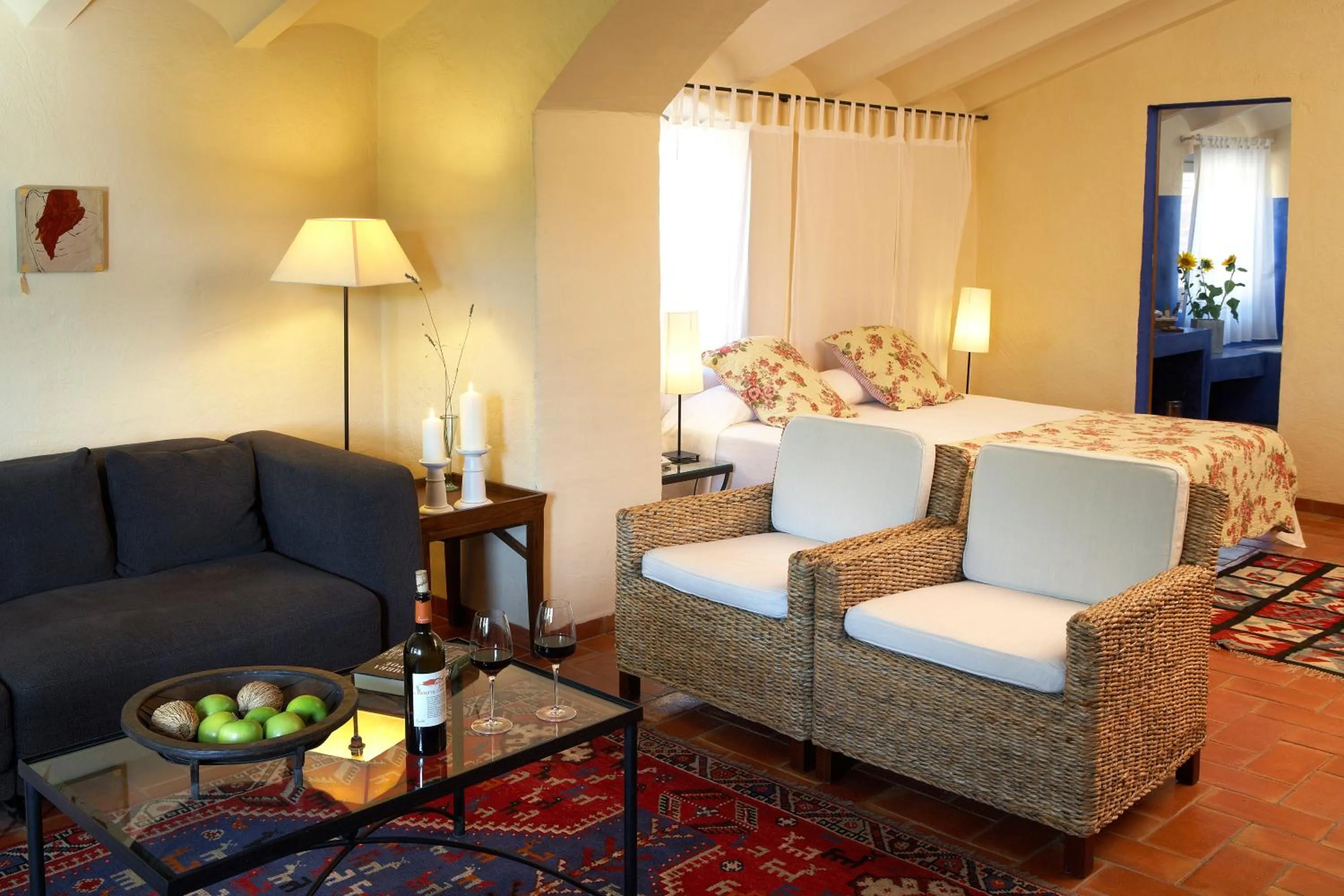 Photo of the whole room in Hotel la Plaça Madremanya