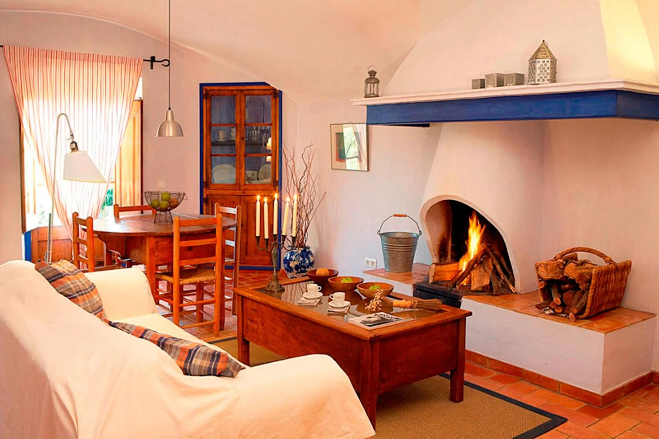 Living room in Hotel la Plaça Madremanya