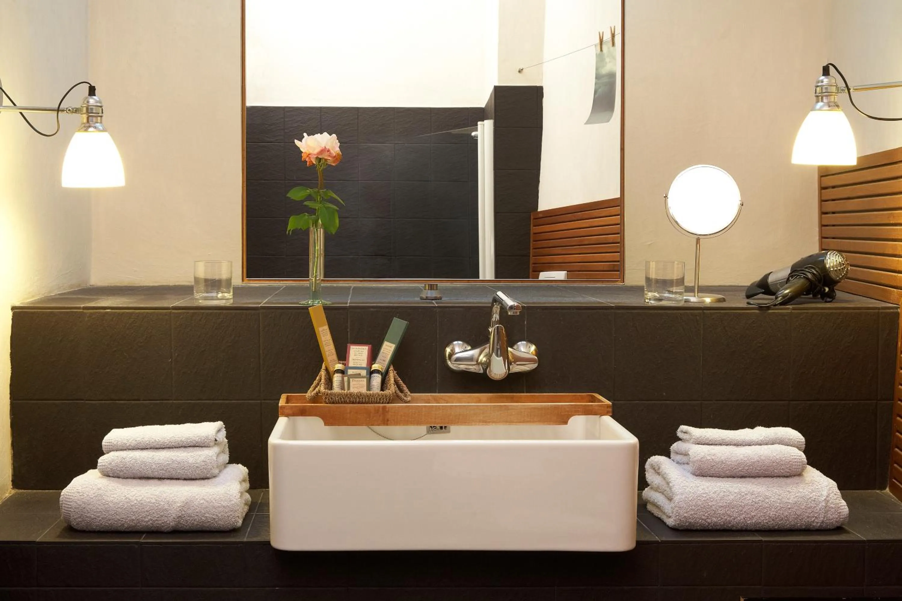 Bathroom in Hotel la Plaça Madremanya