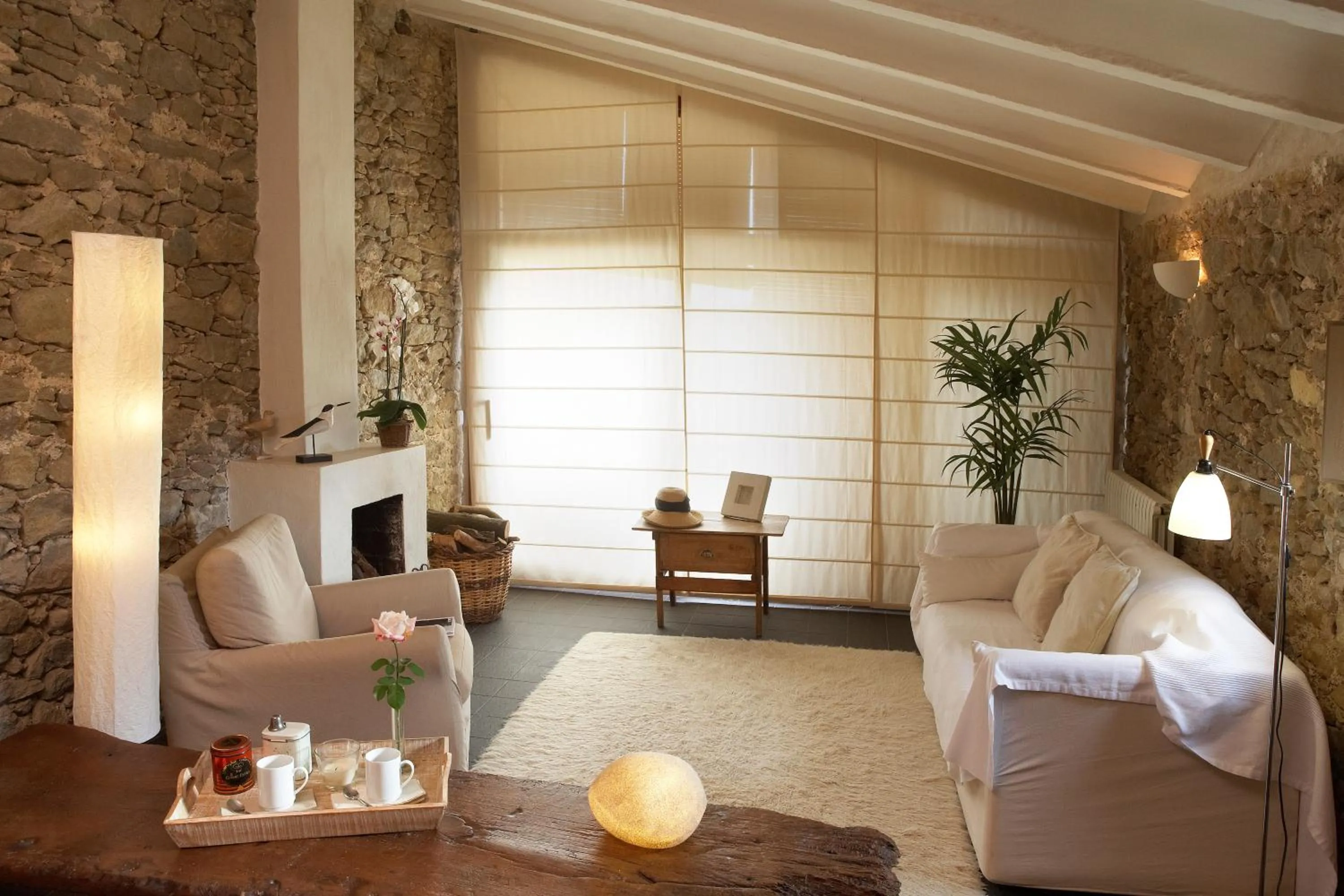 Living room in Hotel la Plaça Madremanya