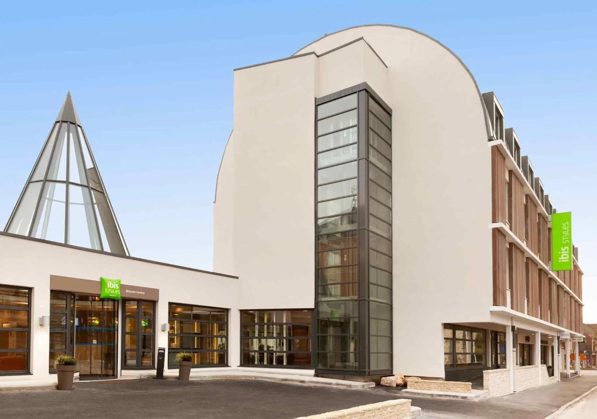 Property building in ibis Styles Beaune Centre