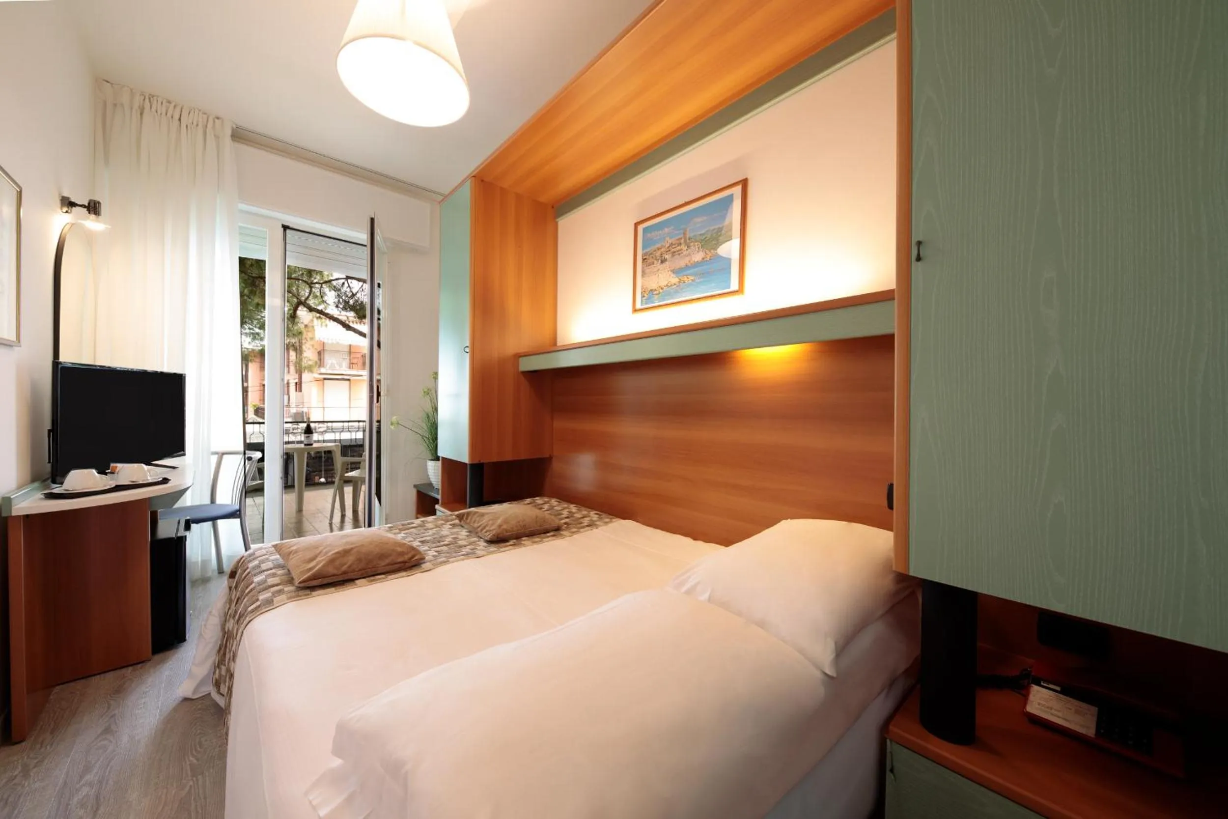 Bed in Hotel Derby S