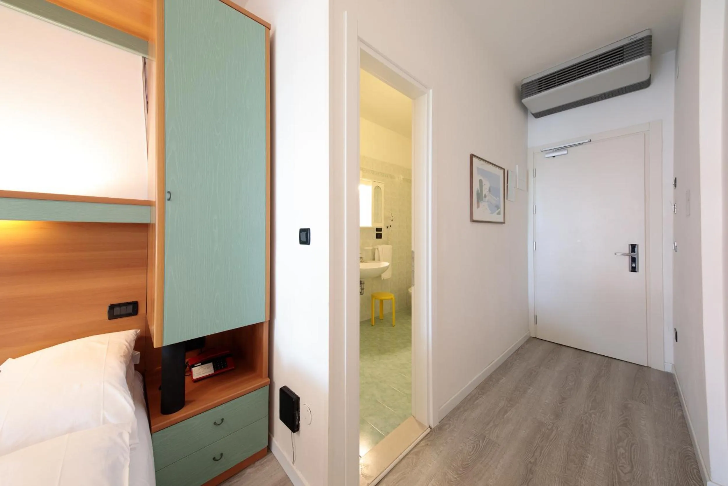 Bed in Hotel Derby S