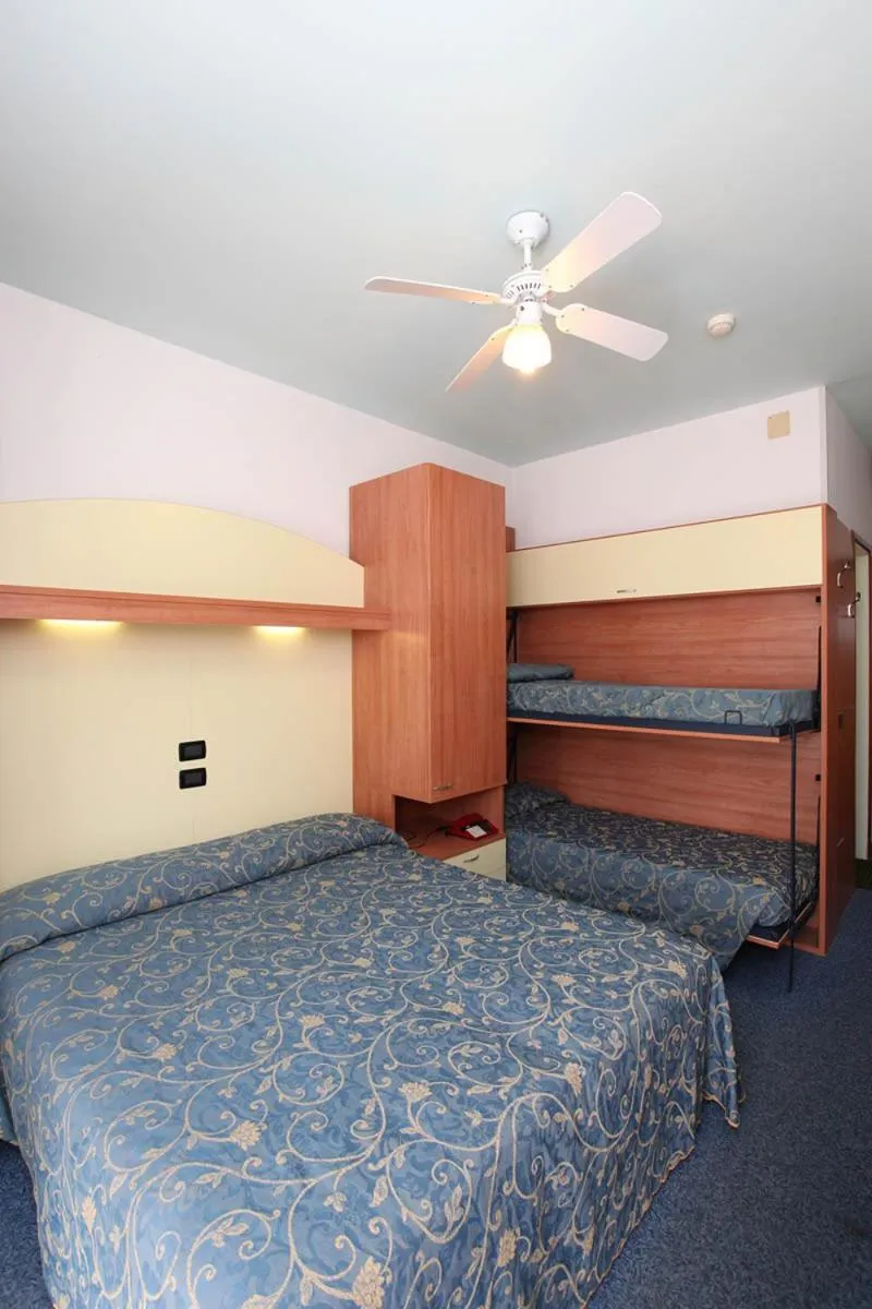 Bed in Hotel Derby S