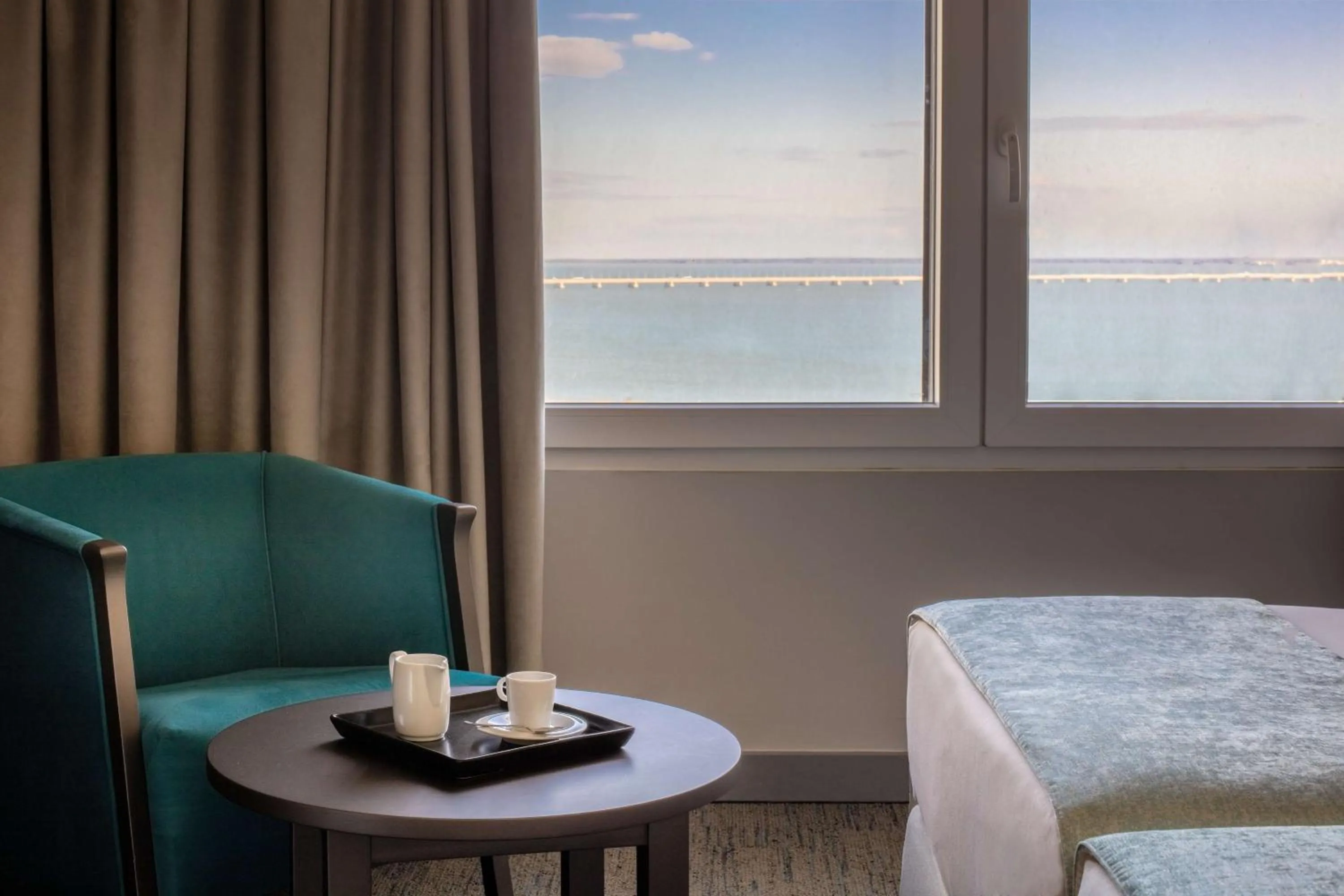 Bedroom, Bed in Tivoli Oriente Lisboa Hotel