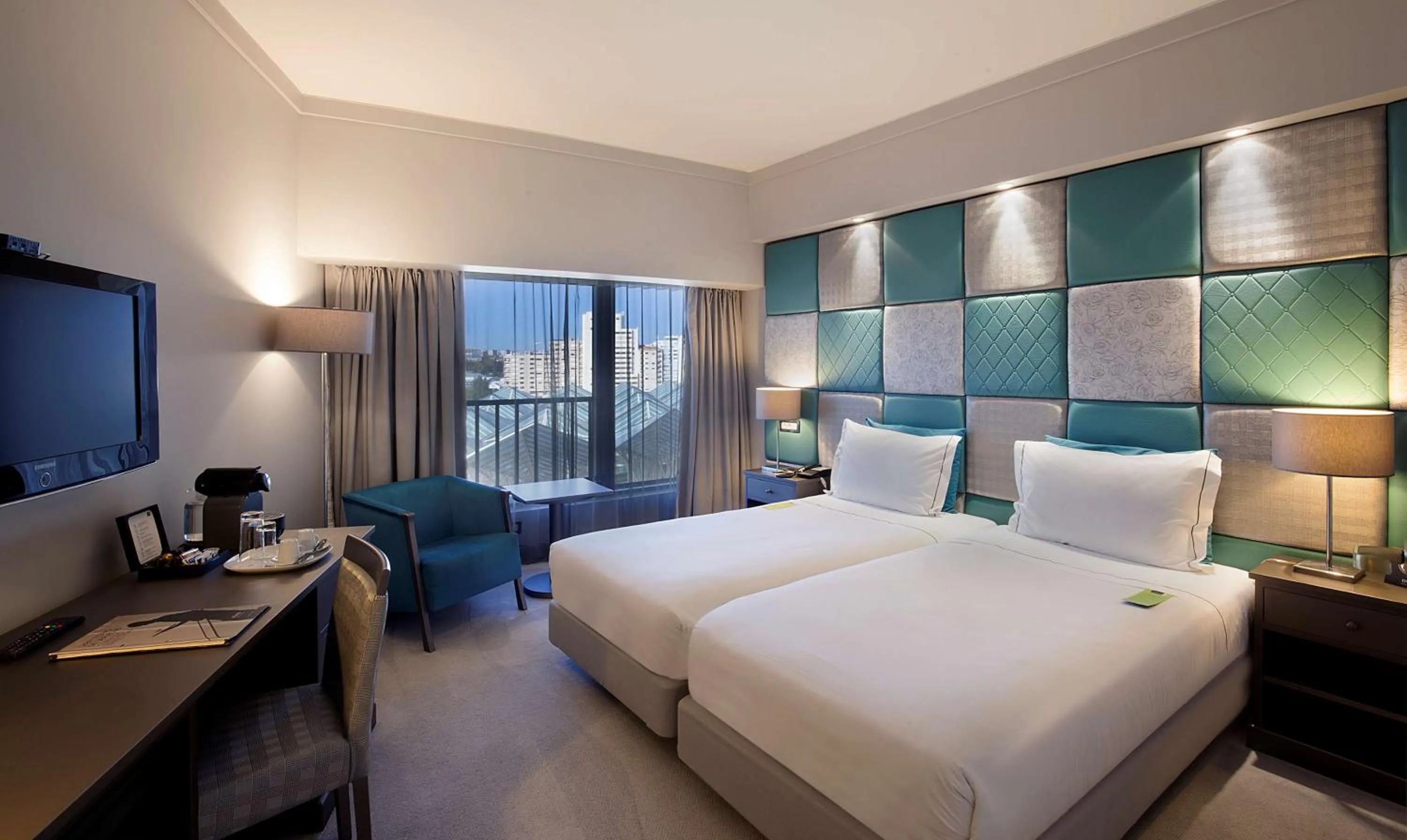 Bedroom, Bed in Tivoli Oriente Lisboa Hotel