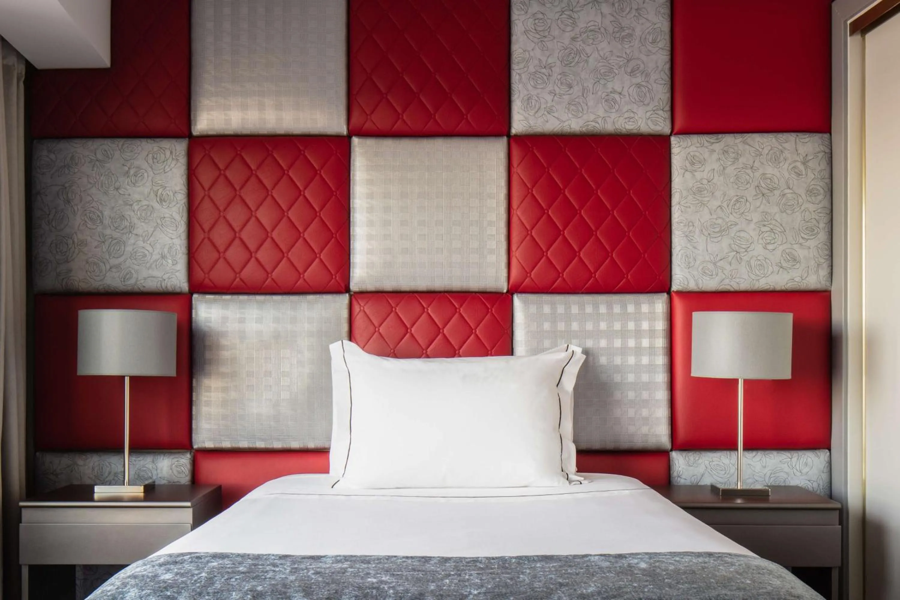 Bedroom, Bed in Tivoli Oriente Lisboa Hotel