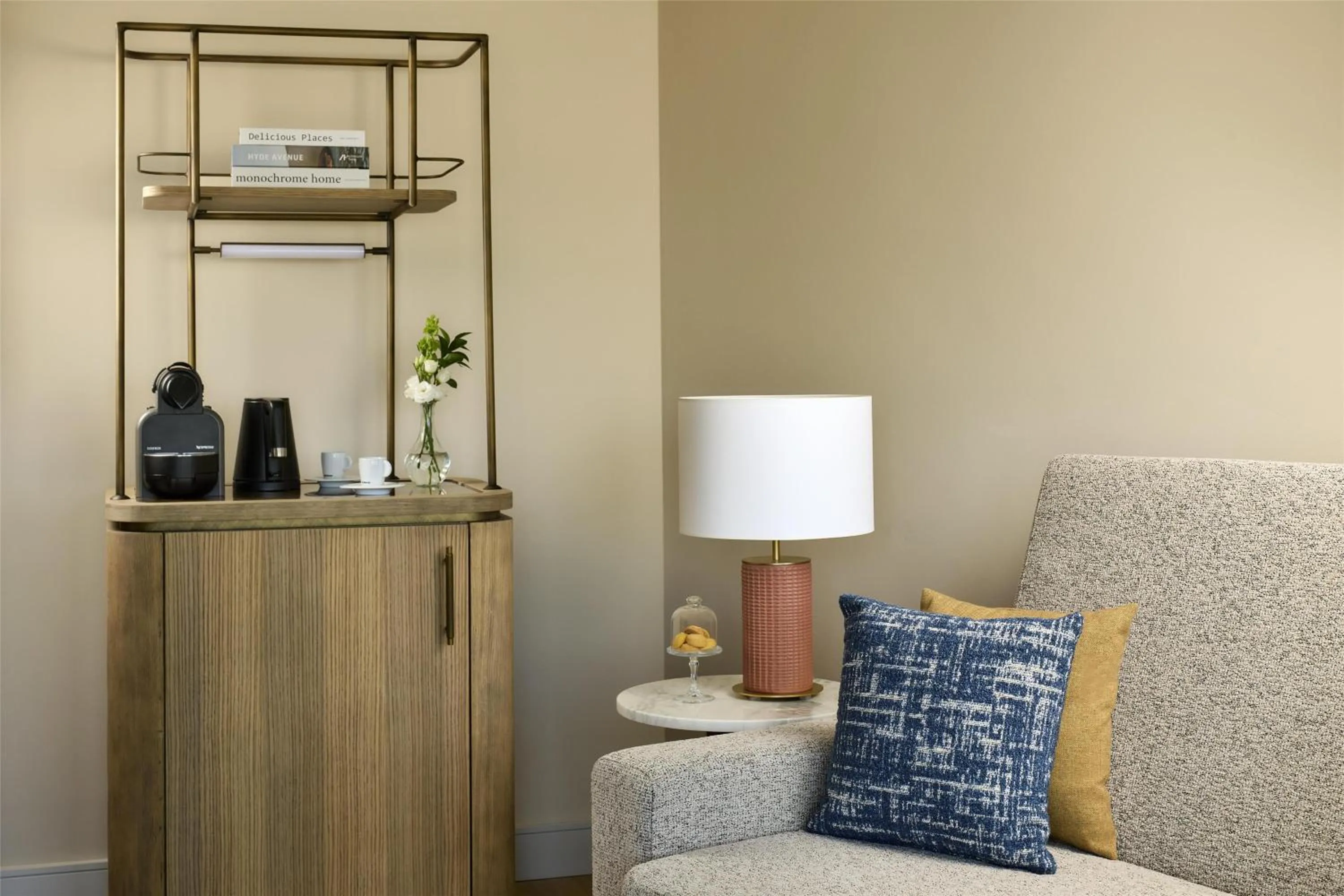 Photo of the whole room in Tivoli Oriente Lisboa Hotel