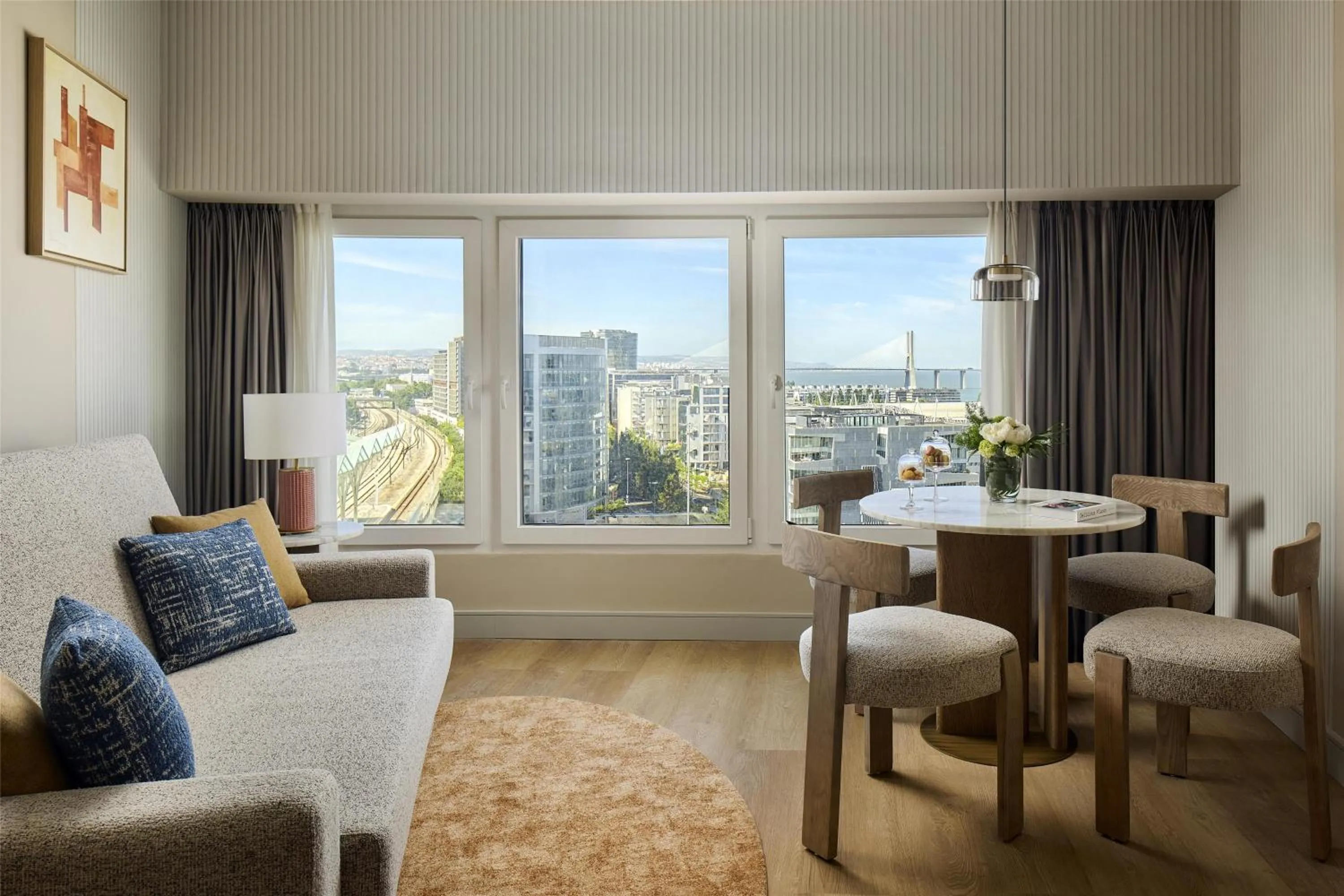 Photo of the whole room in Tivoli Oriente Lisboa Hotel