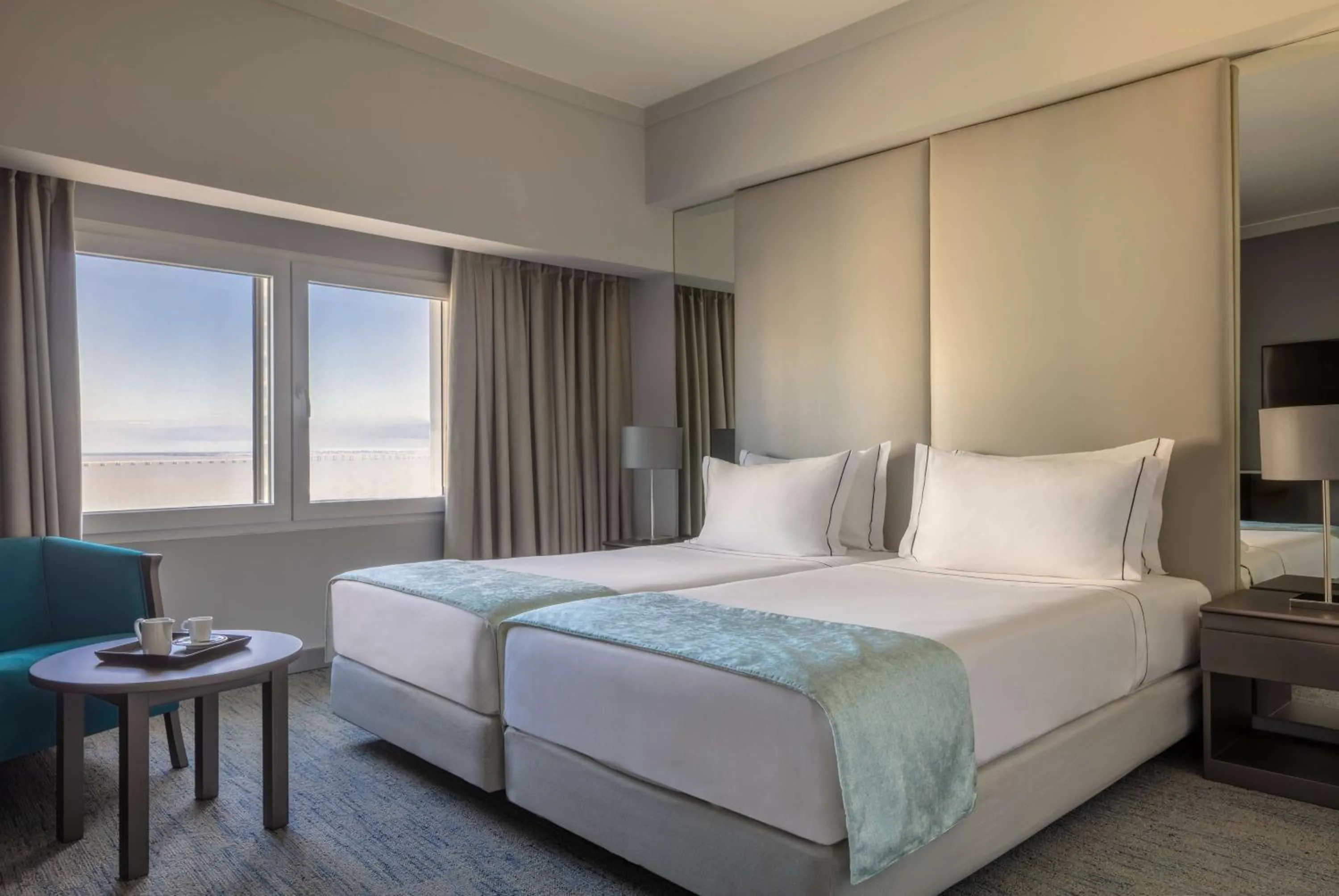 Bedroom, Bed in Tivoli Oriente Lisboa Hotel