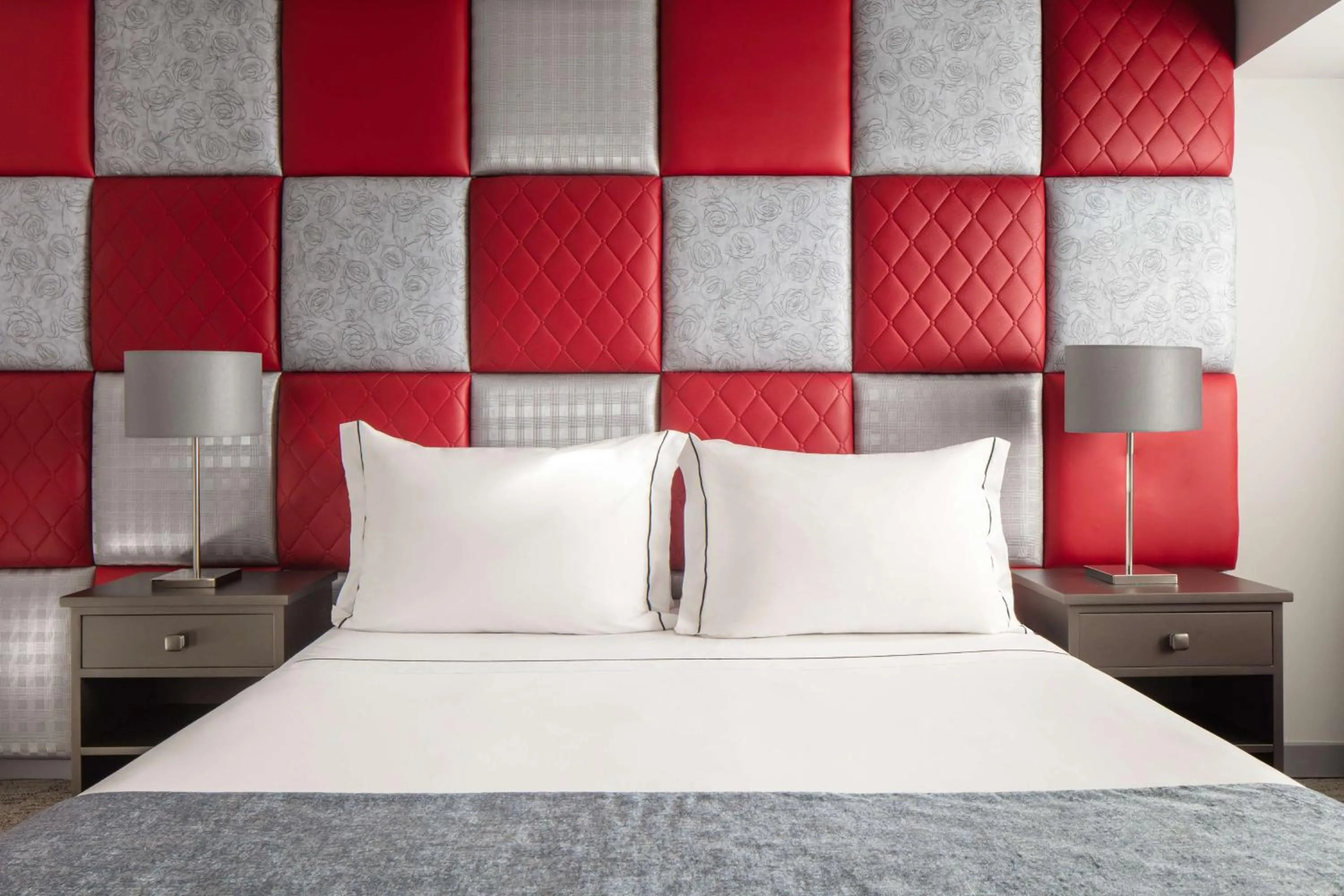 Bedroom, Bed in Tivoli Oriente Lisboa Hotel