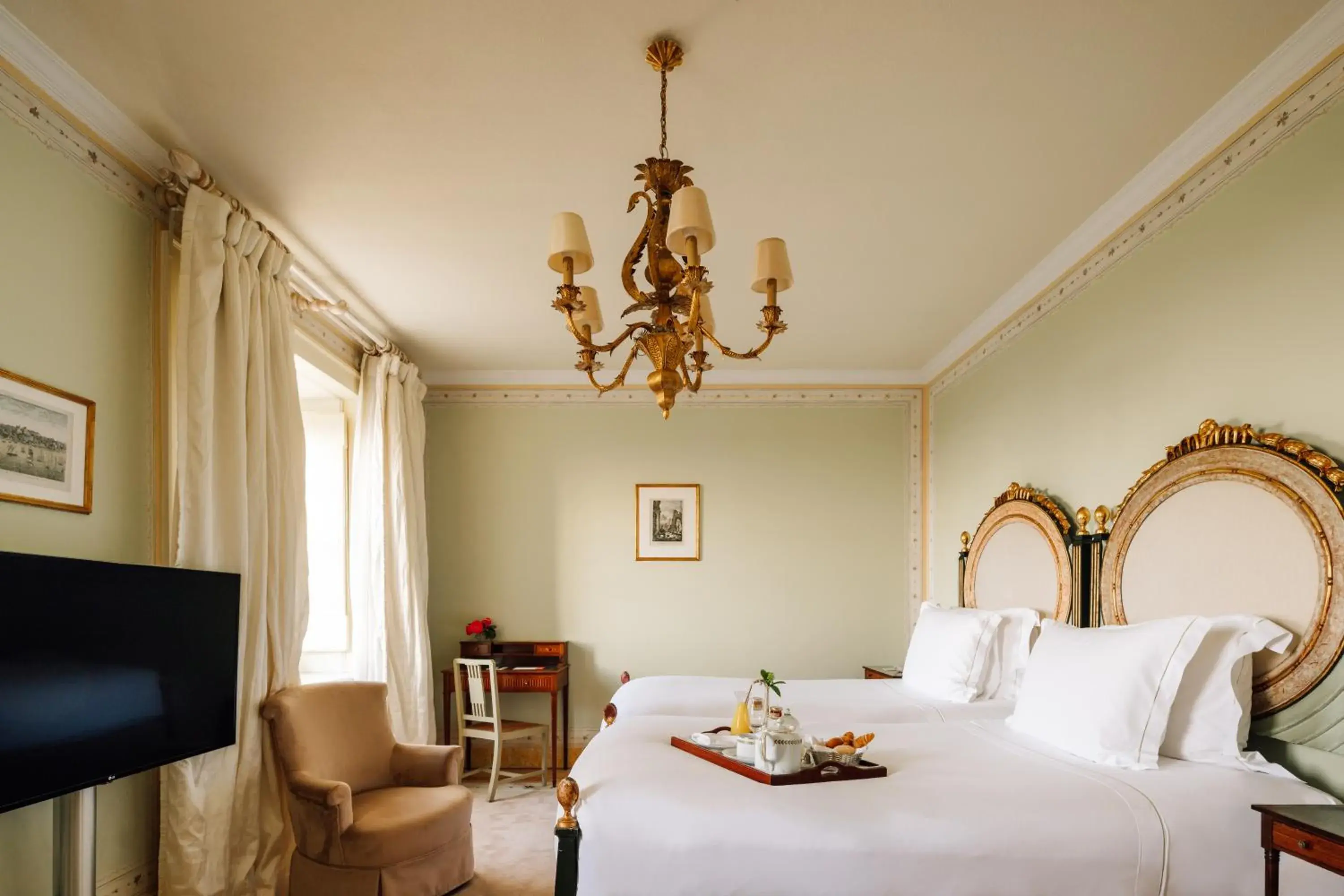 Deluxe Room with Valley View in Valverde Sintra Palácio de Seteais - The Leading Hotels of the World Deluxe Room with Valley View in Valverde Sintra Palácio de Seteais - The Leading Hotels of the World