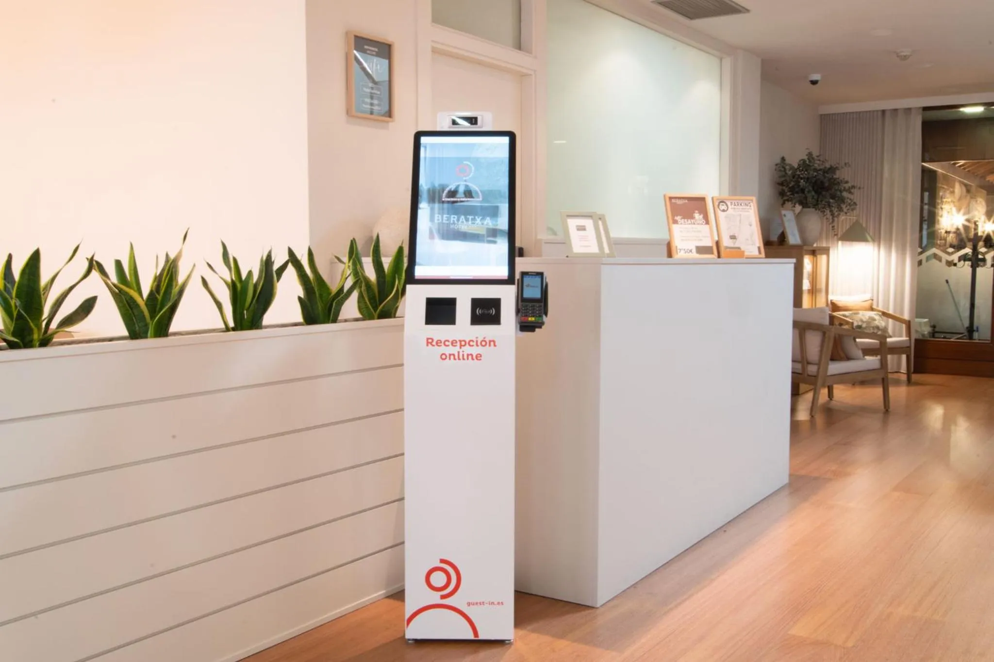 Lobby or reception in Hotel Beratxa