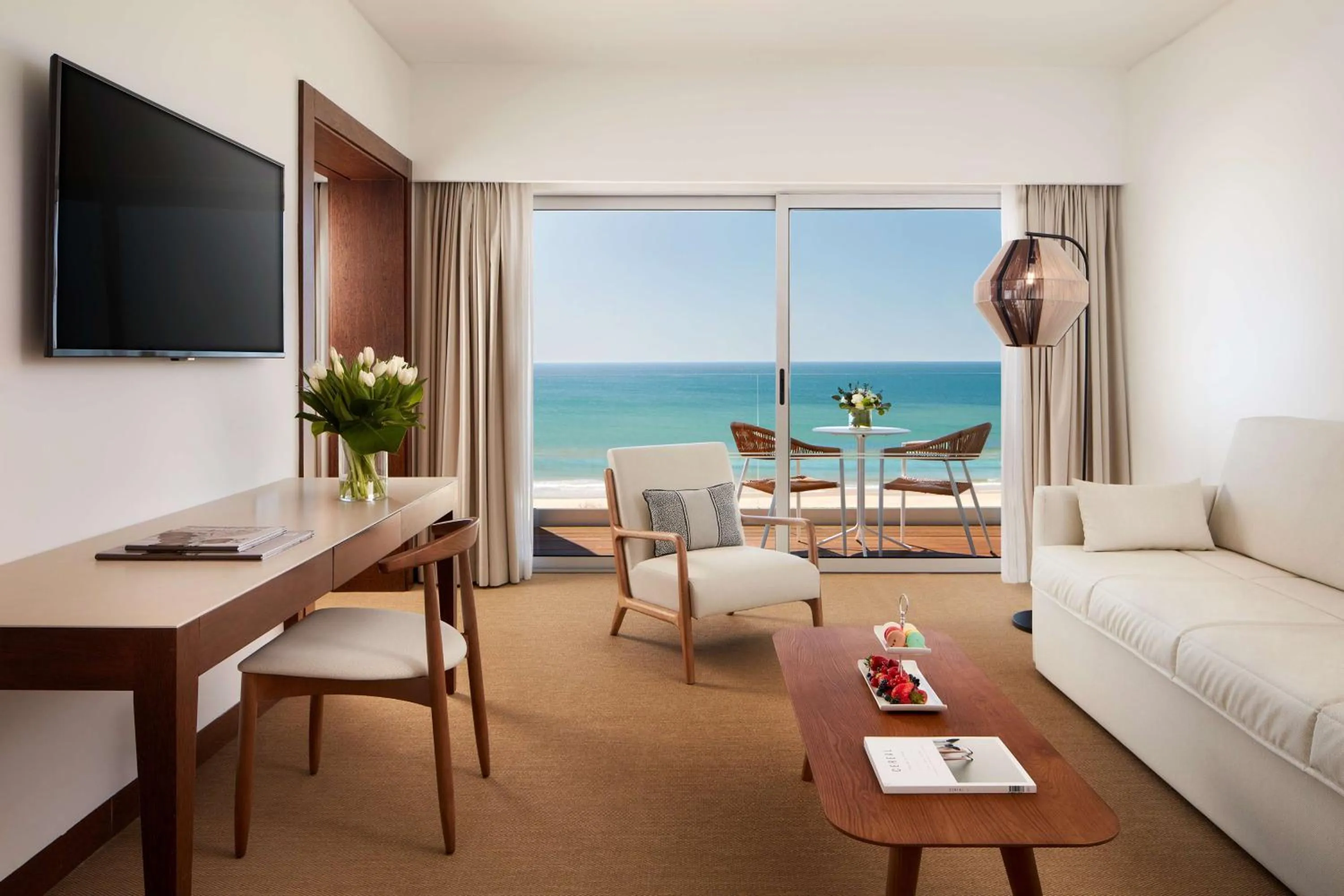 Photo of the whole room in Tivoli Marina Vilamoura