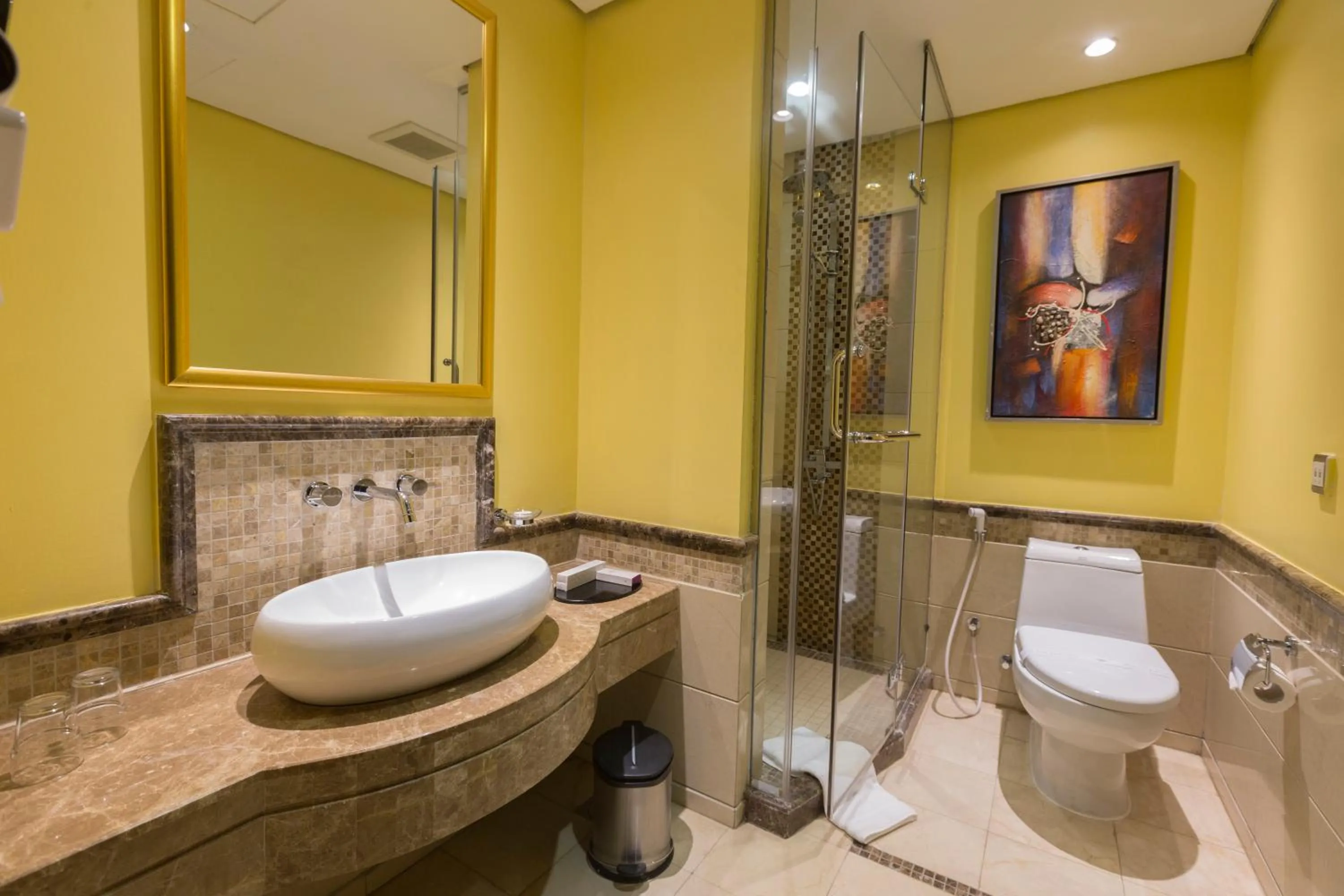 Shower in Boudl Al Woroud بودل الورود