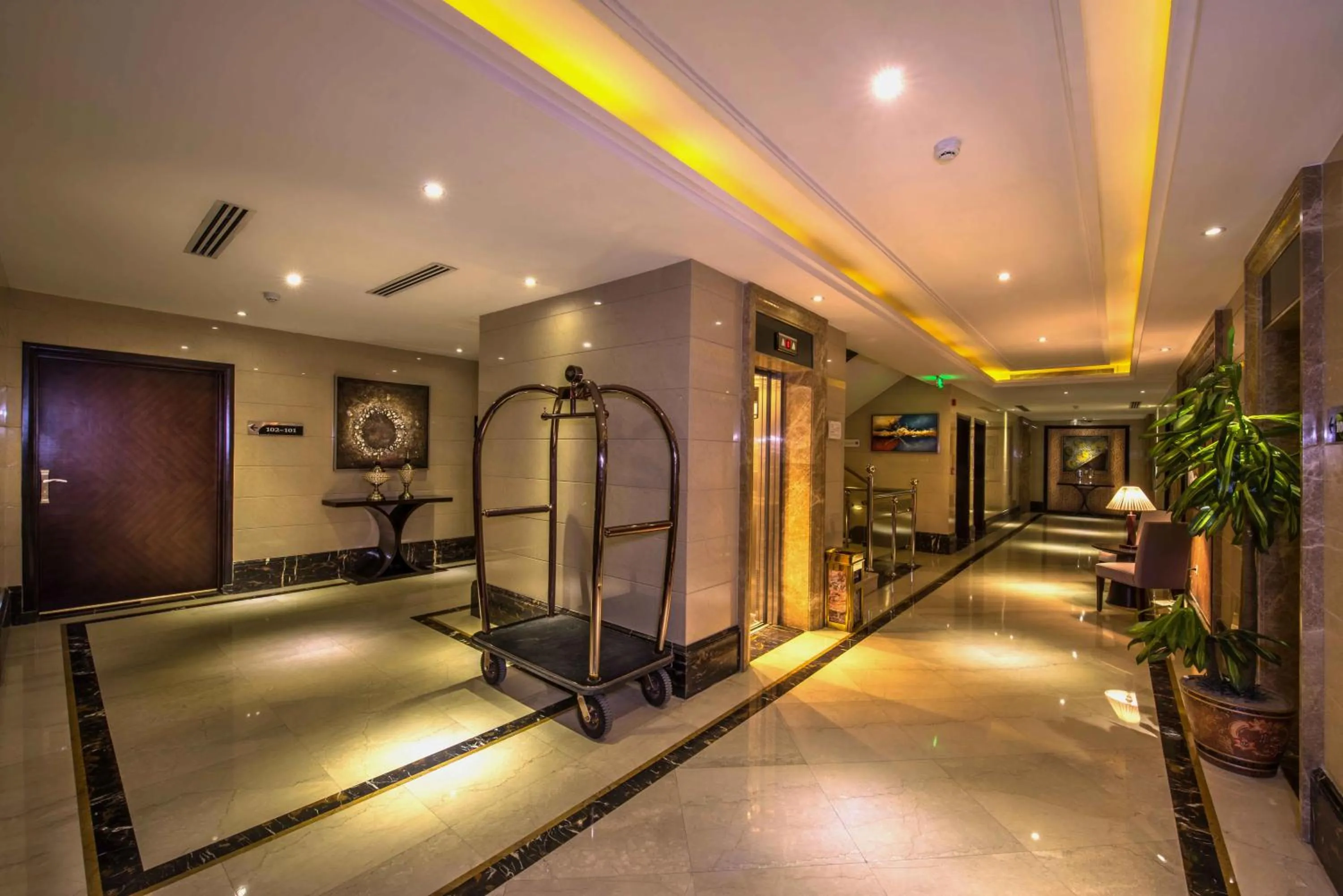 Lobby or reception in Boudl Al Woroud بودل الورود