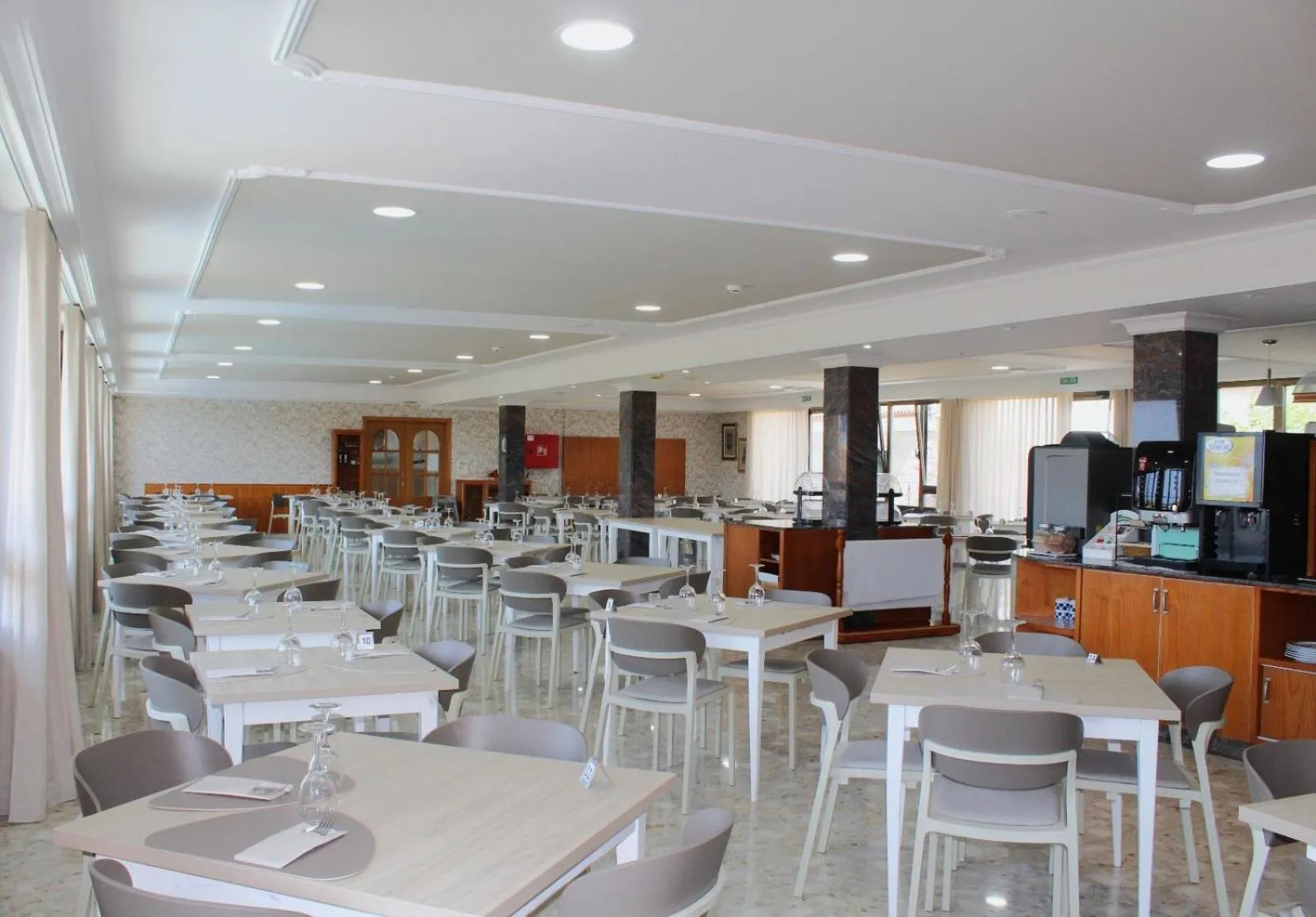 Restaurant/places to eat in Hotel La Lanzada