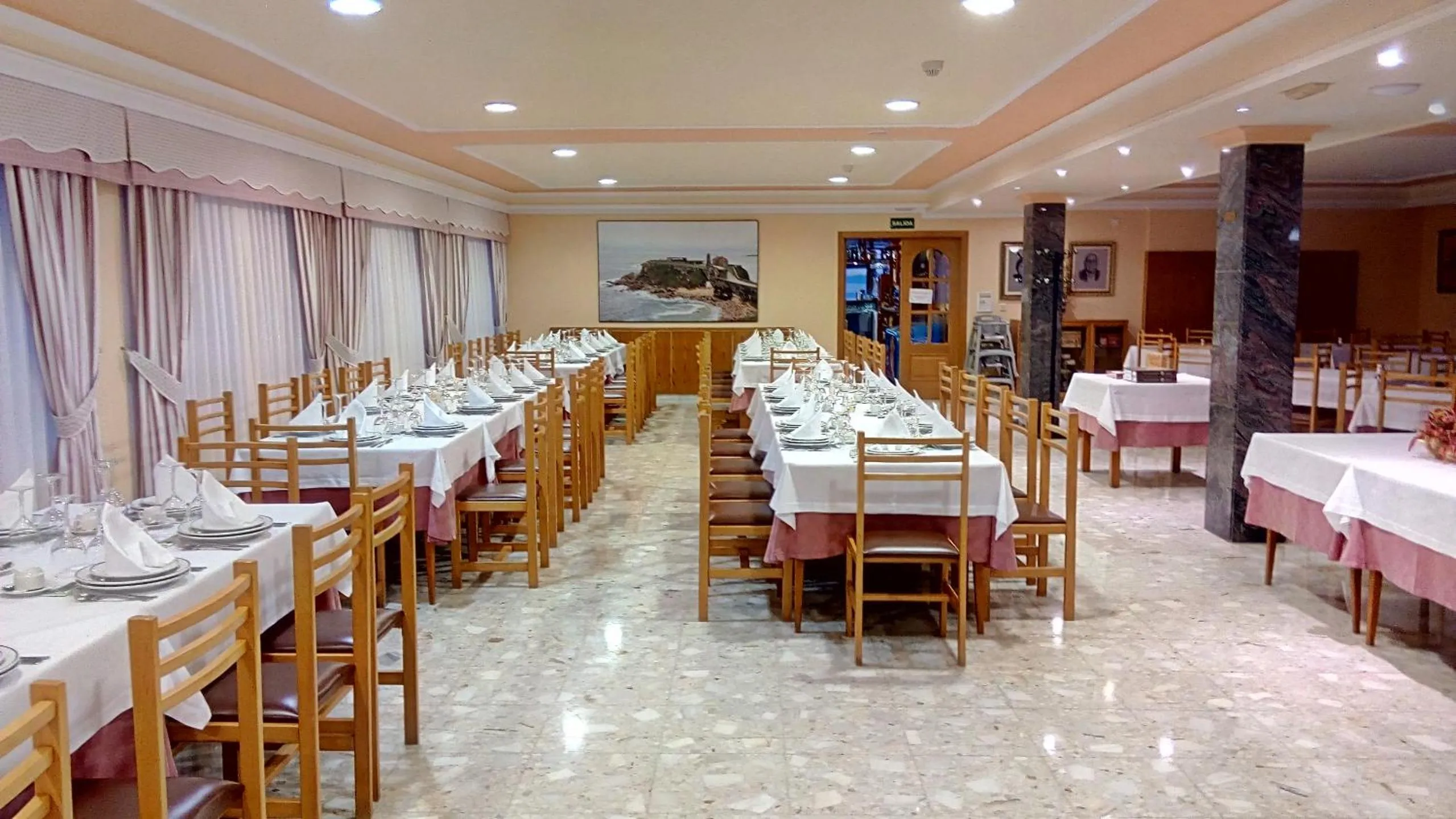 Restaurant/places to eat in Hotel La Lanzada