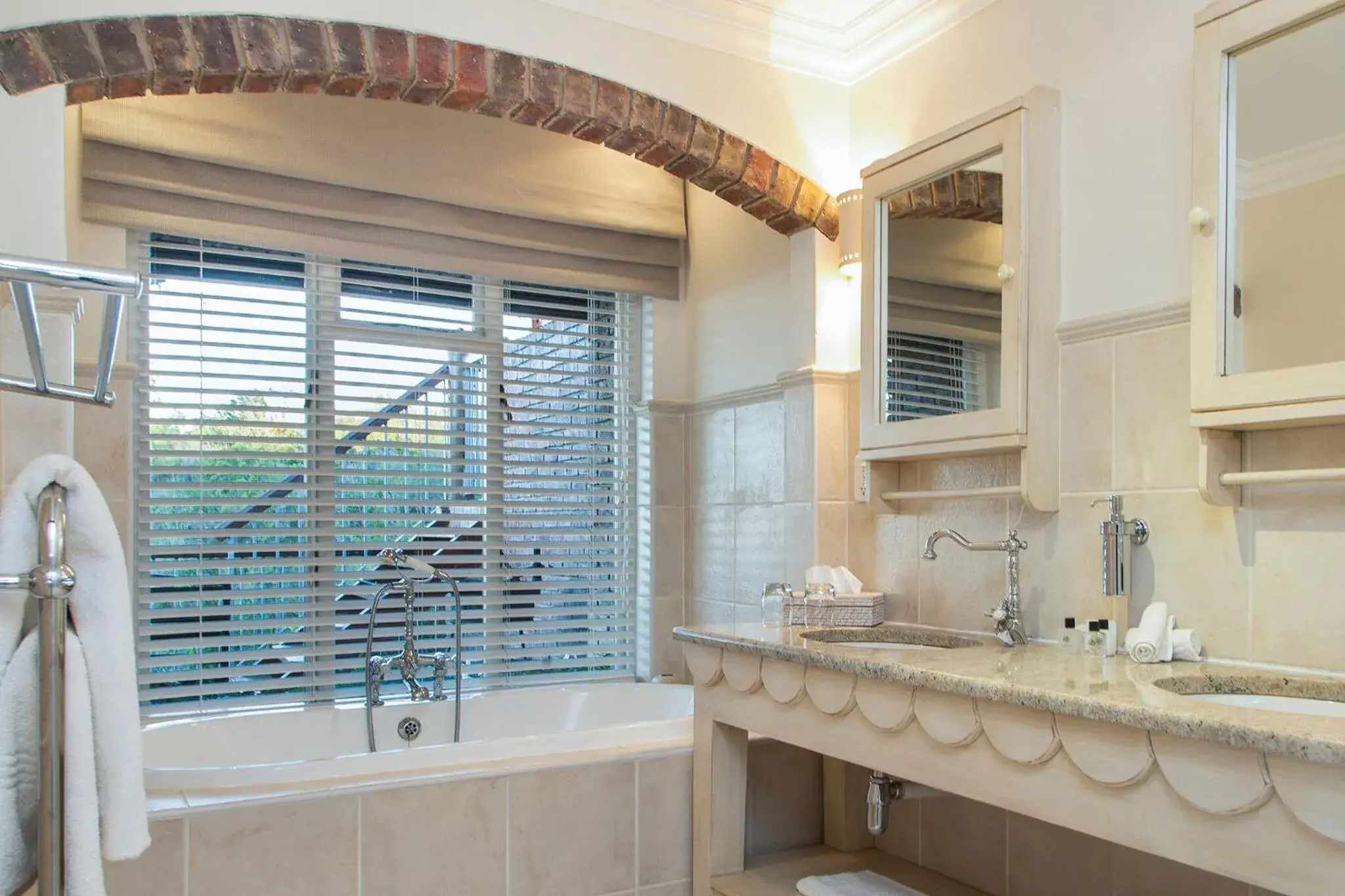 Luxury King or Twin Room with Sea View in The Fernery Lodge & Spa Luxury King or Twin Room with Sea View in The Fernery Lodge & Spa